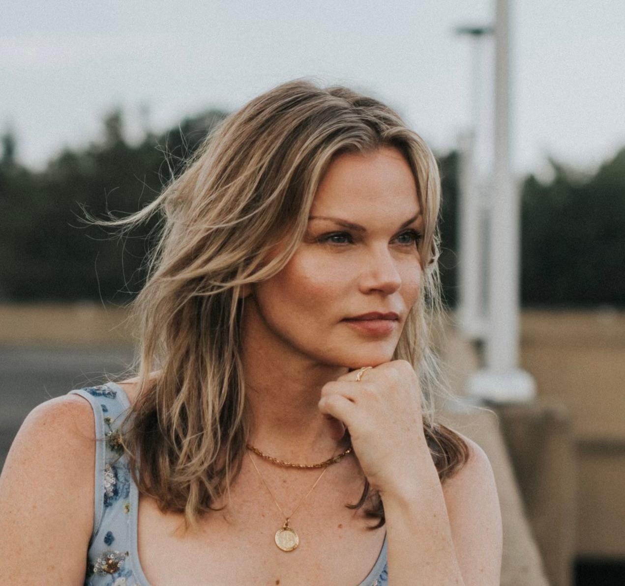 actor Leandra Ganci large photo