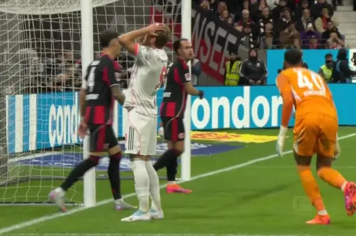 [Highlights] Hits the post again! Kane's close-range strike hits the near post and bounces out