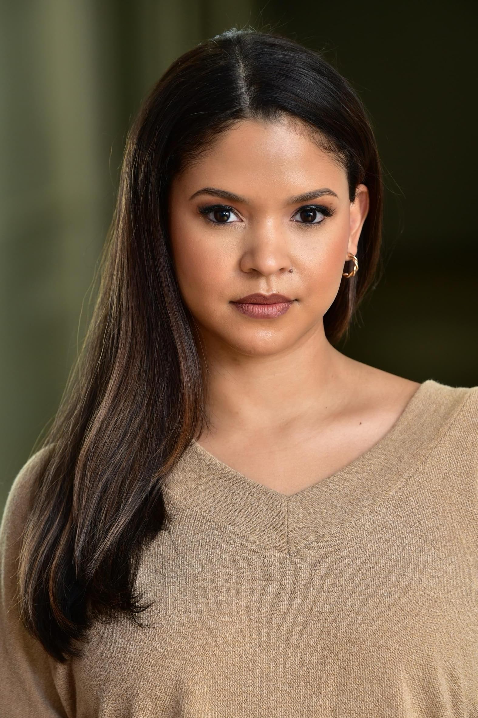 actor Ines Sanchez-Nagakane large photo