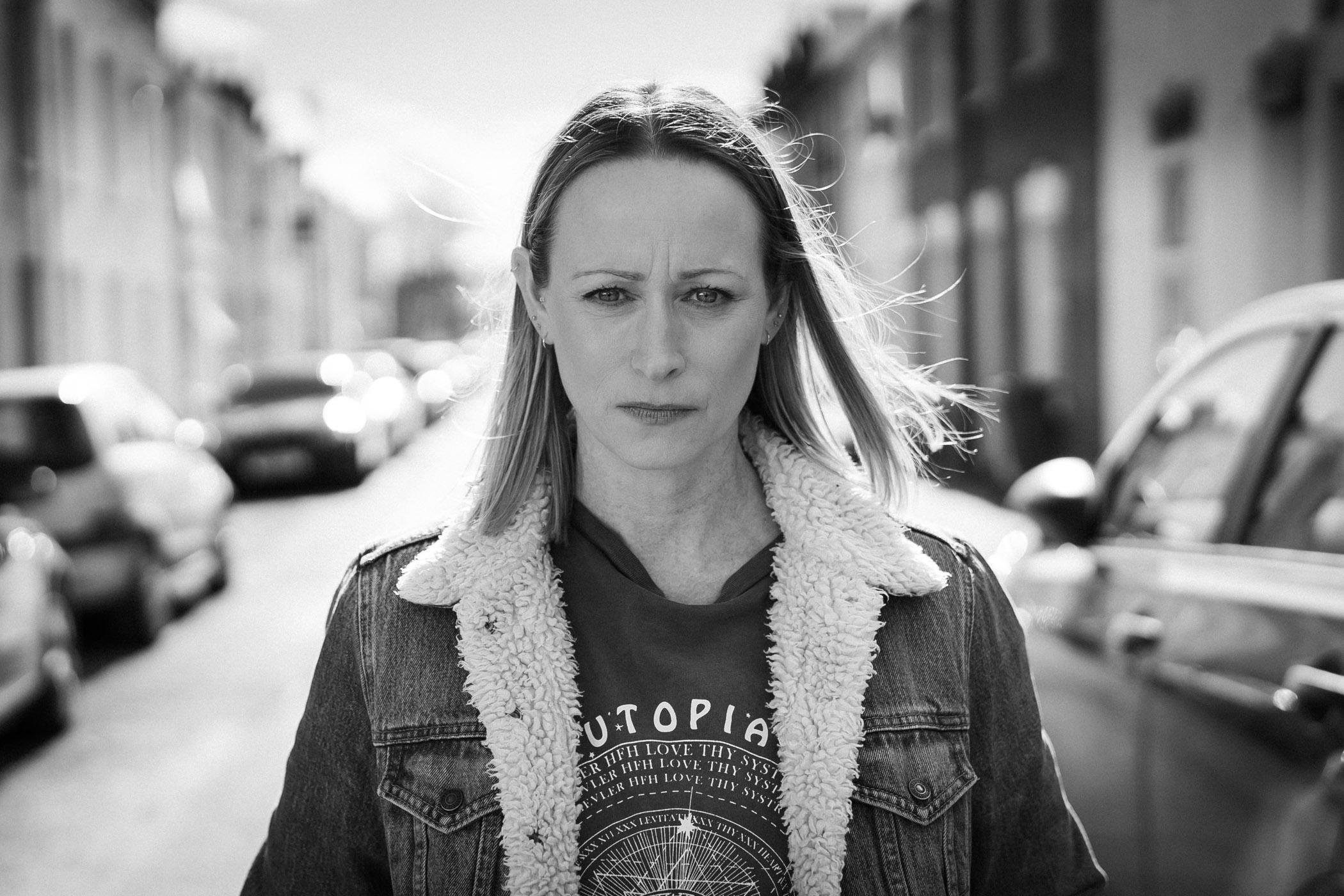 actor Laura Bayston large photo