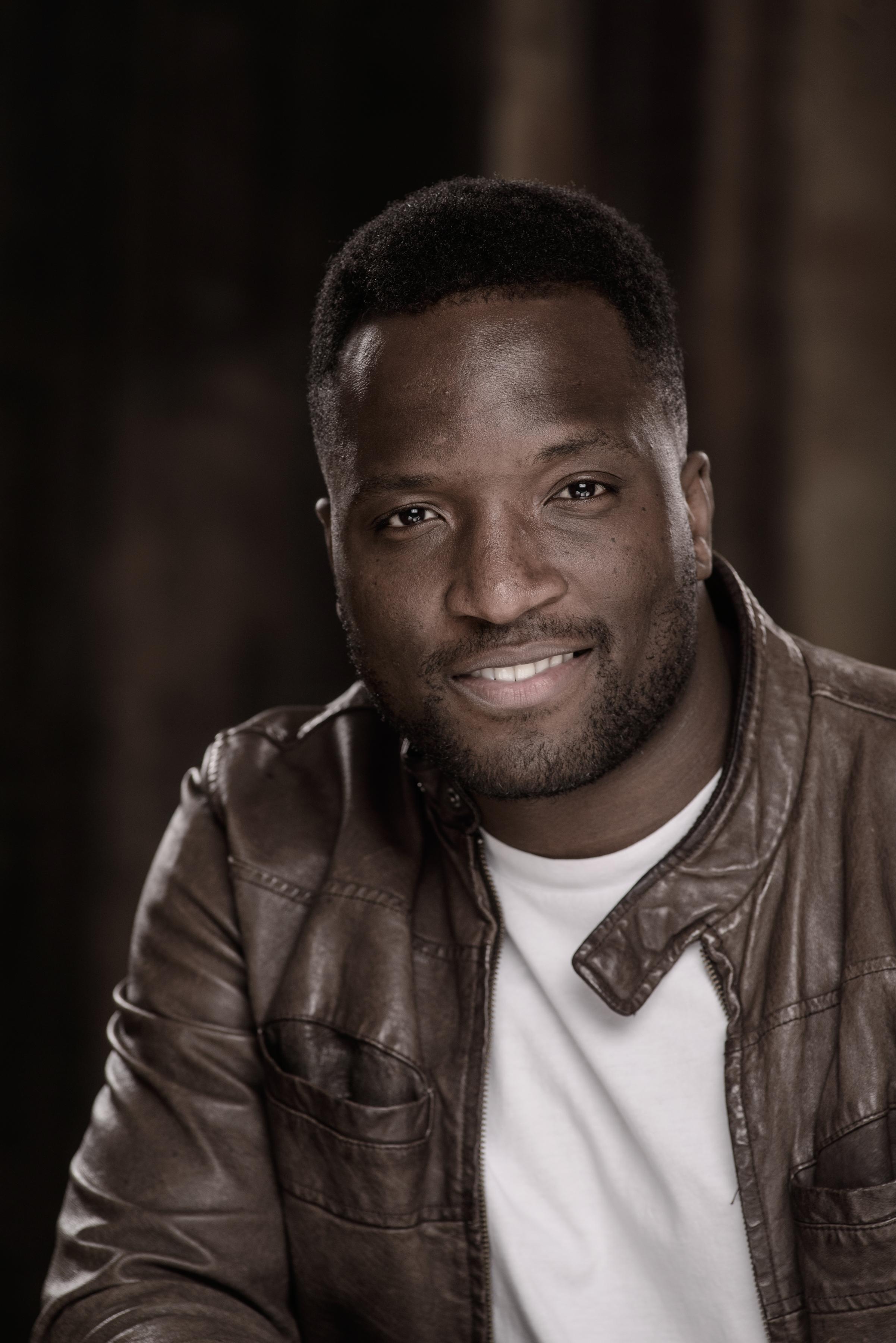 actor Eze Leno large photo