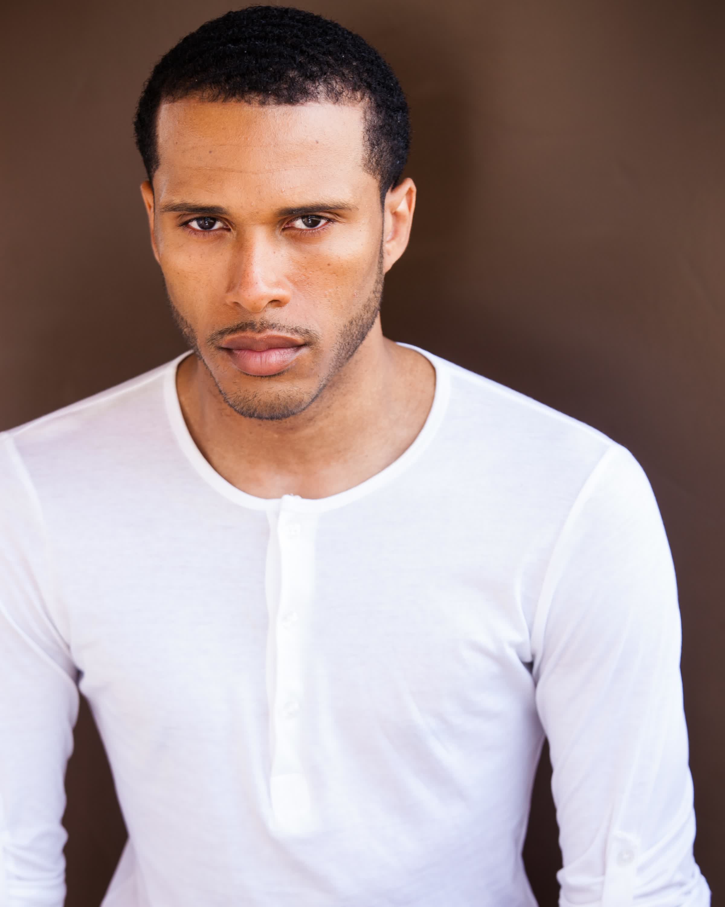 actor Dueal Andrews large photo