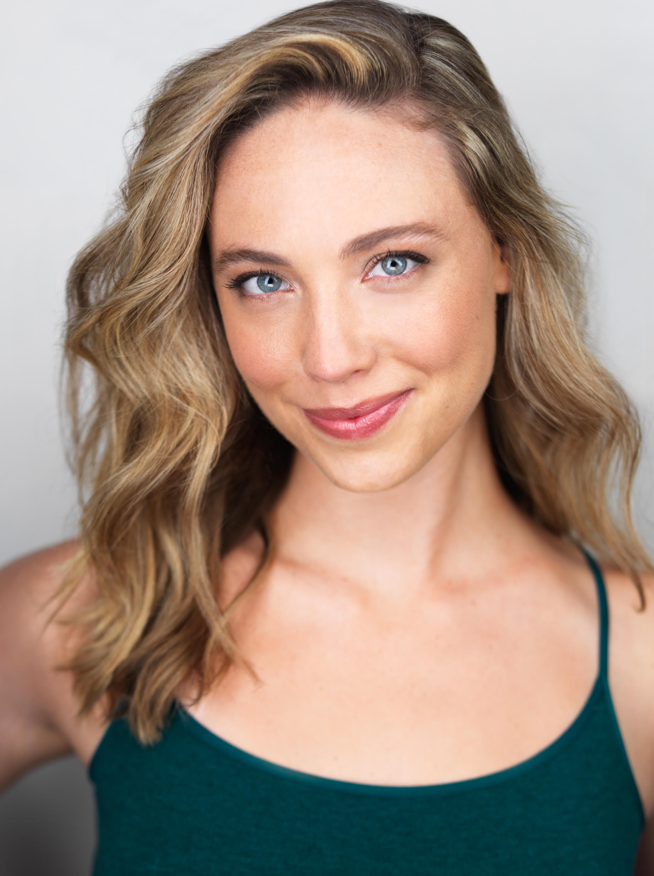 actor Amanda Nicholas large photo