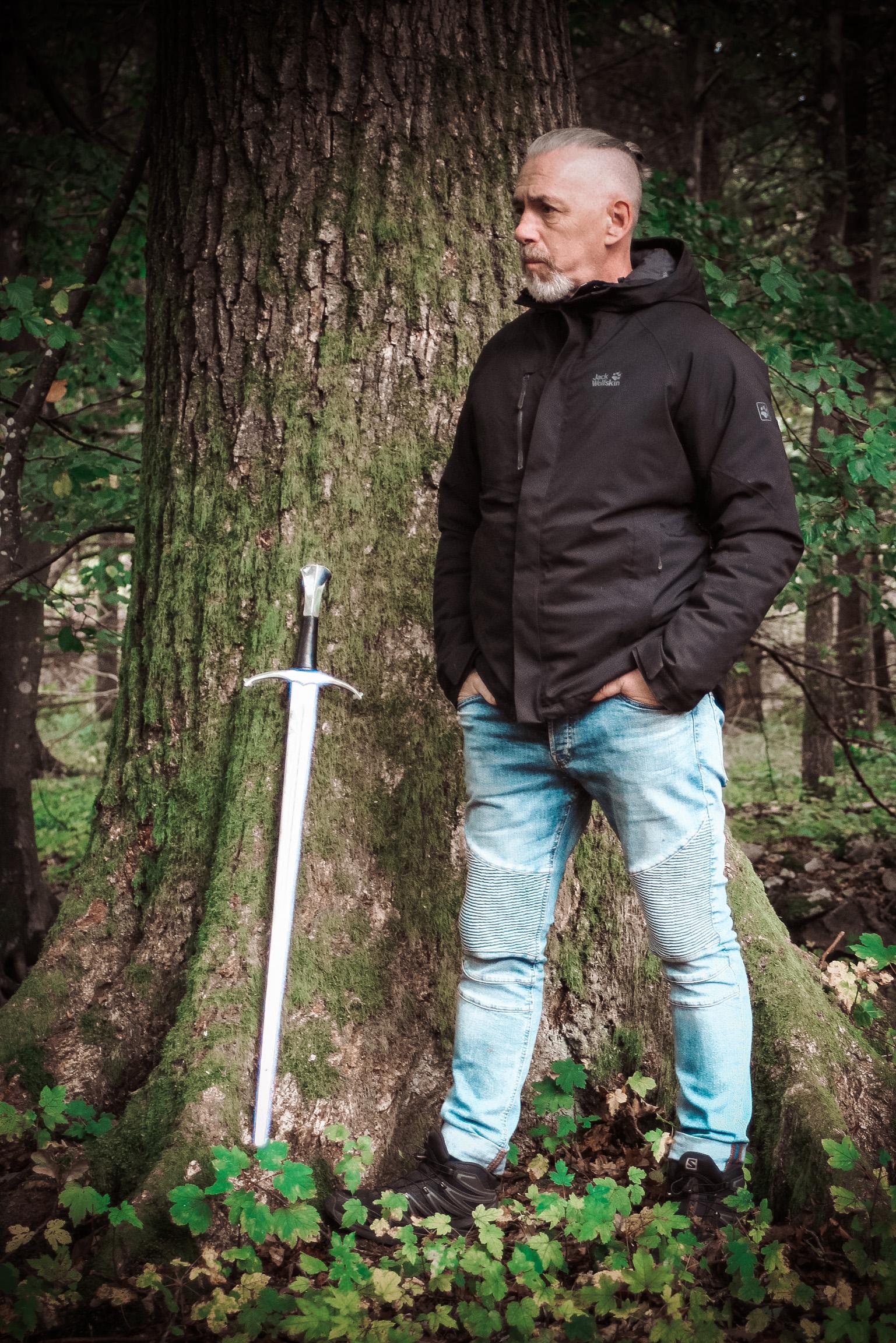 actor Ally McClelland large photo