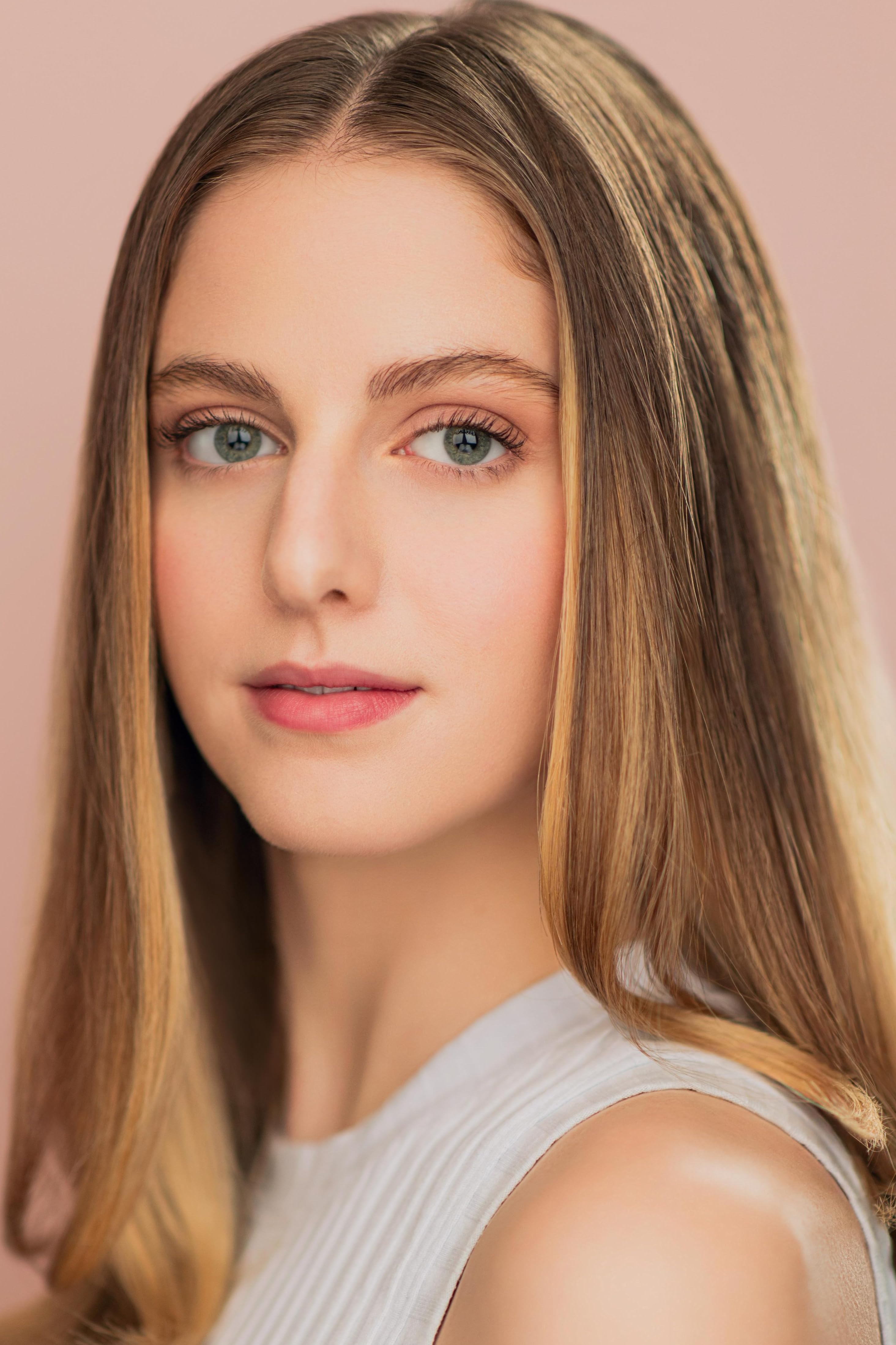 actor Haley Evans large photo