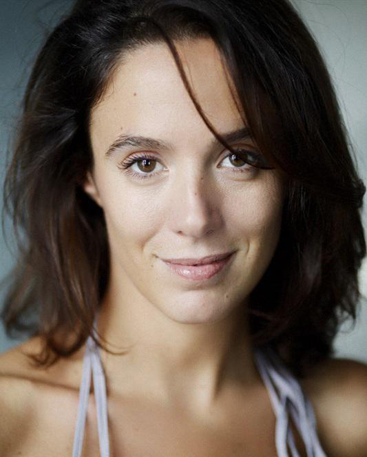 actor Karine Valmer large photo