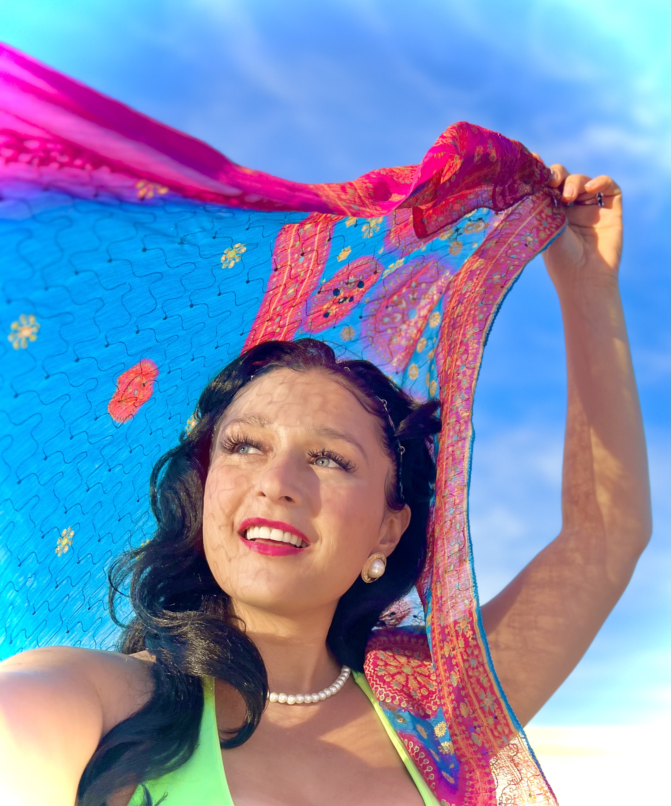 actor Roxanna Garza large photo