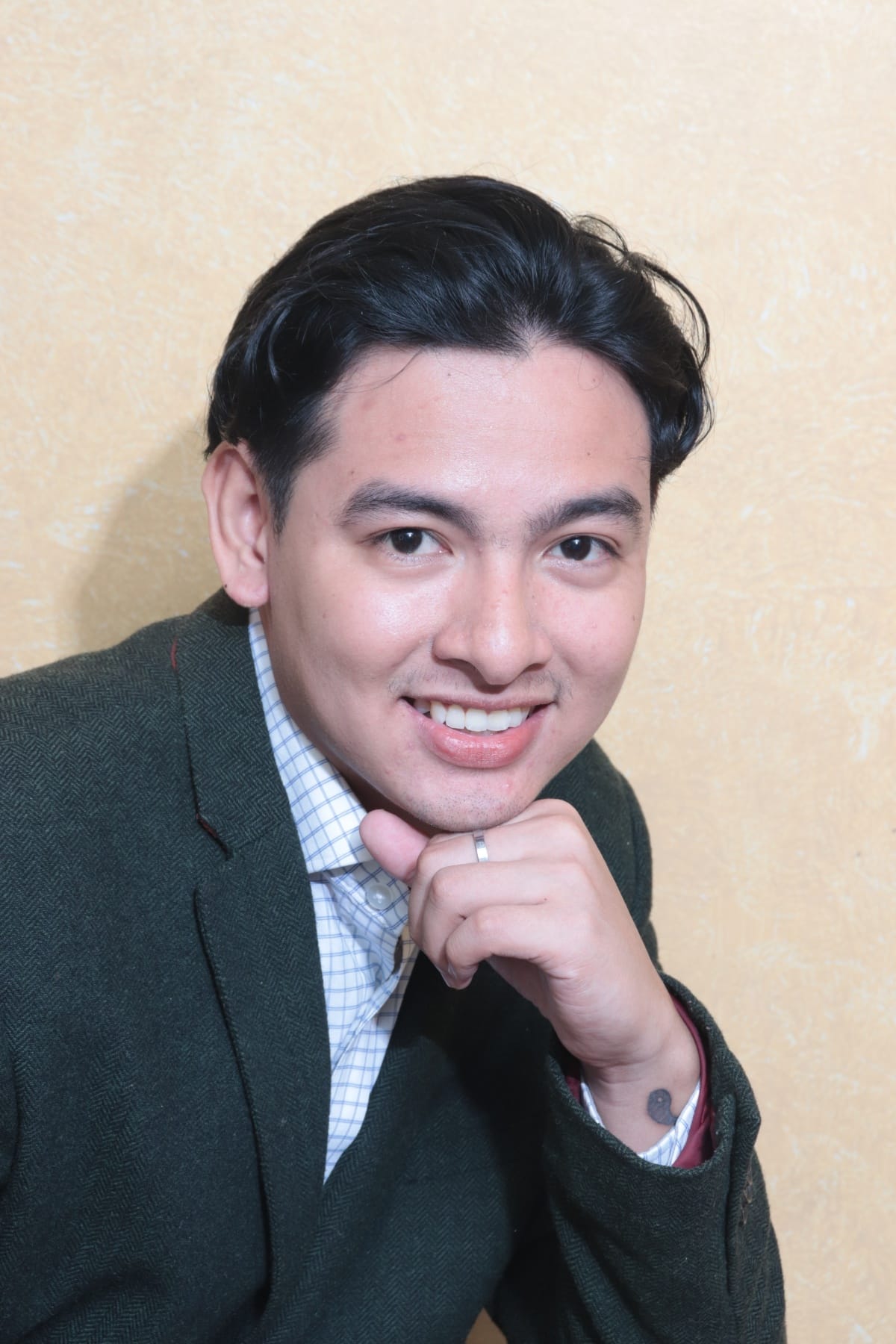 actor Jero Flores large photo