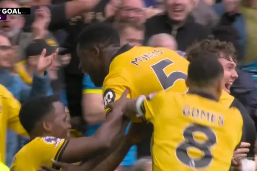 [Goal] Welbeck's clearance error leads to Munez's powerful shot, resulting in Verbruggen's own goal