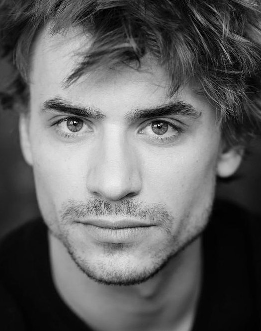 actor Kevin Garnichat large photo