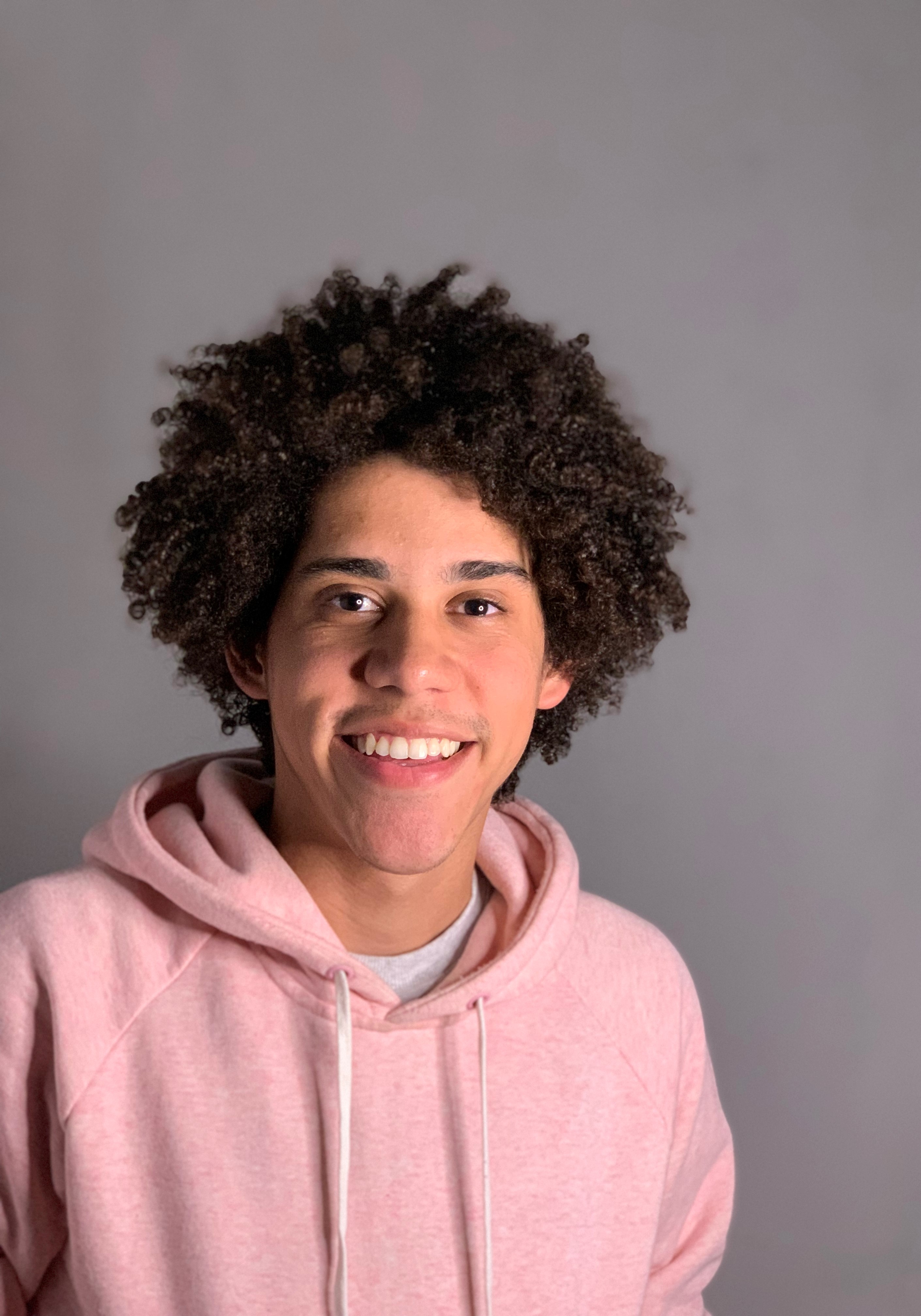 actor Cauê Campos large photo