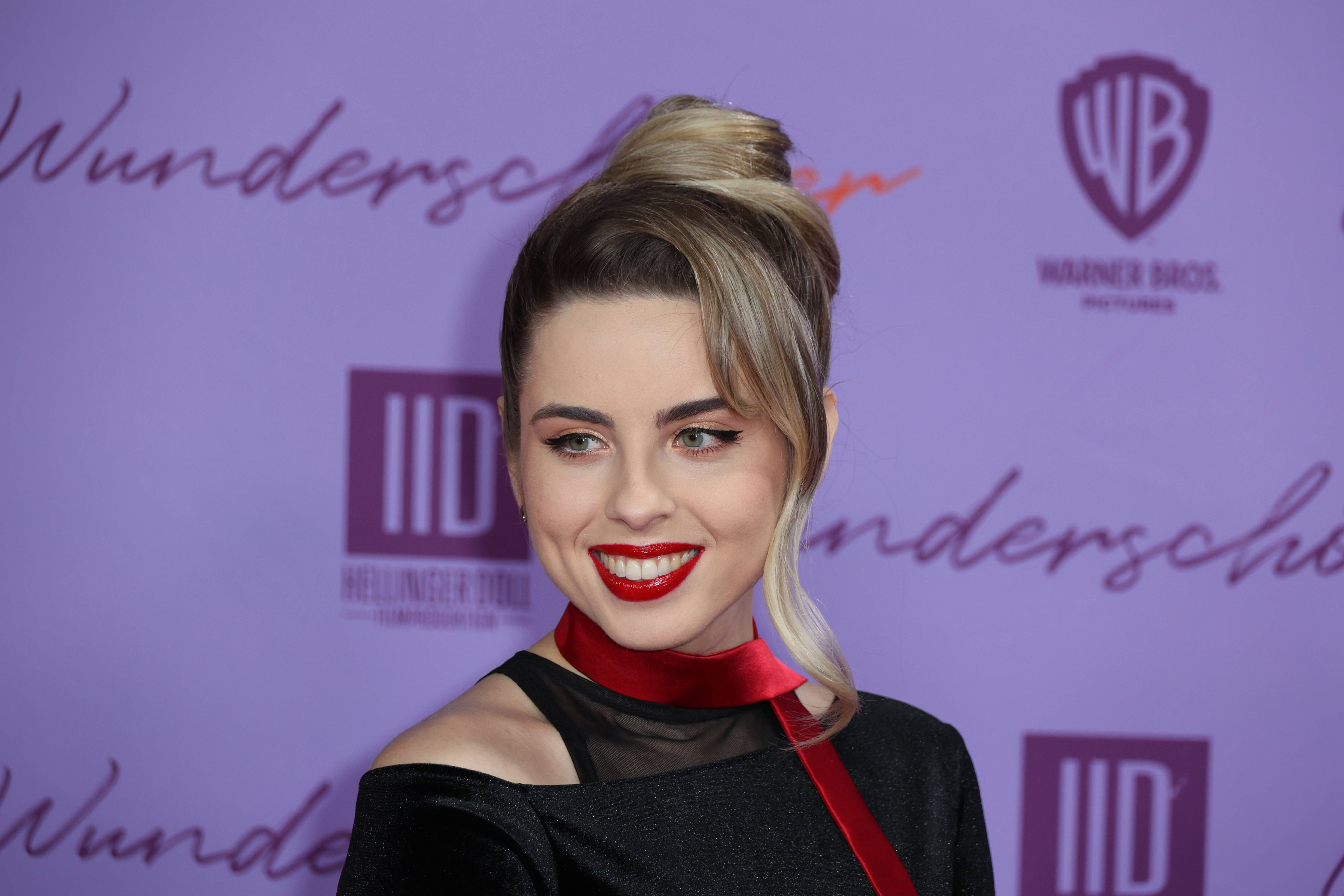 actor Bianca Radoslav large photo