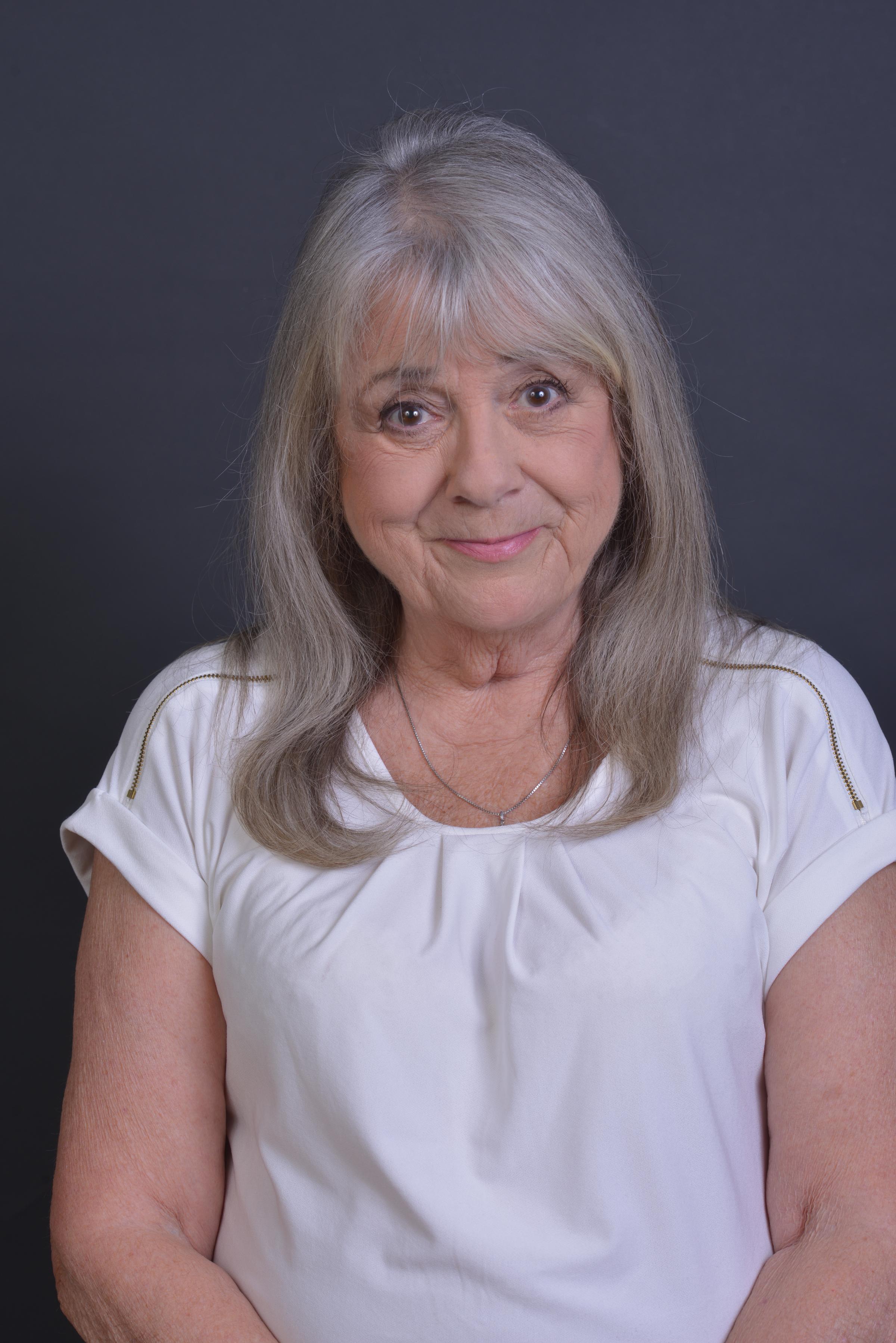 actor Ellie King large photo