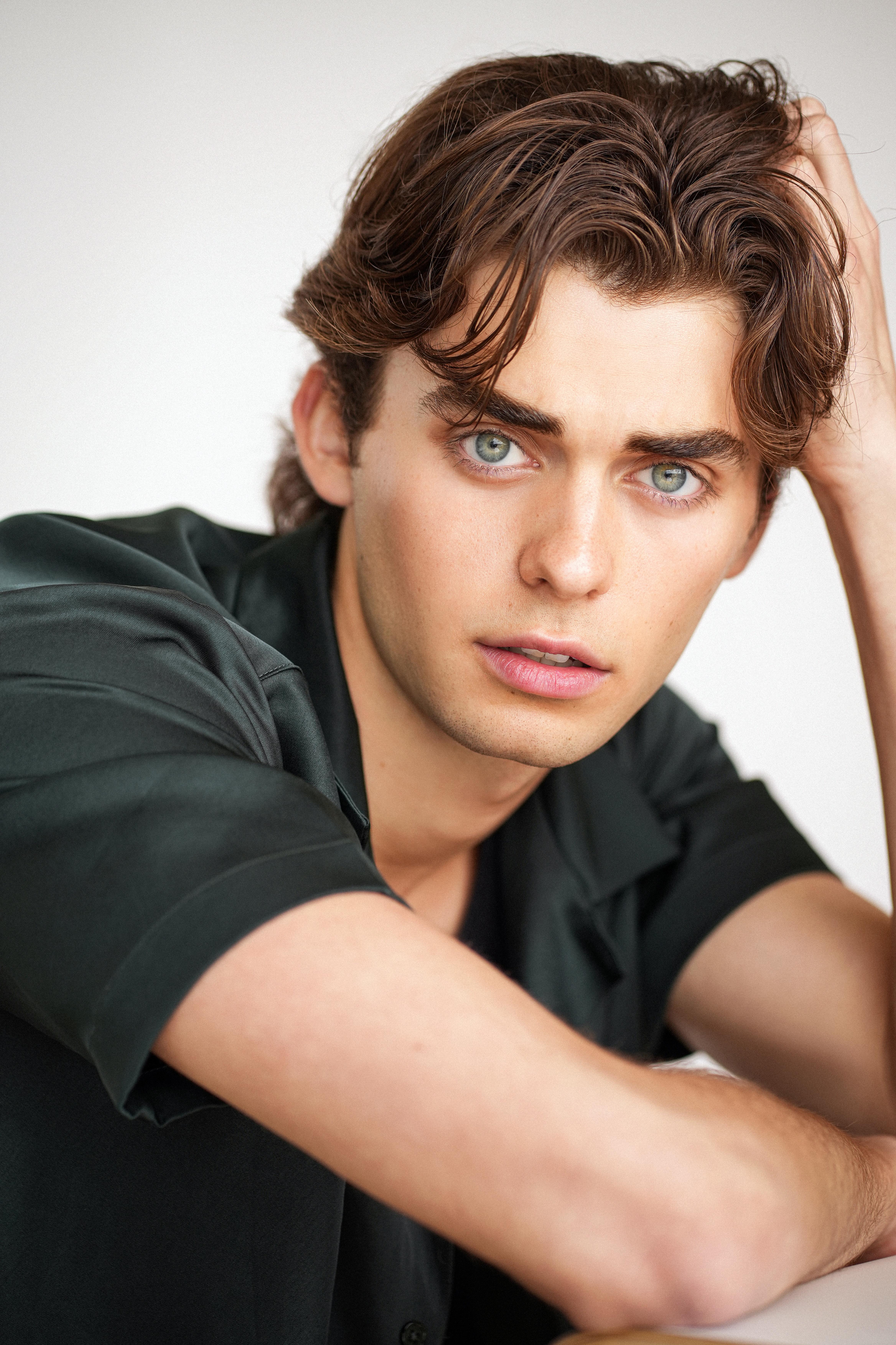 actor Ryan McEwen large photo