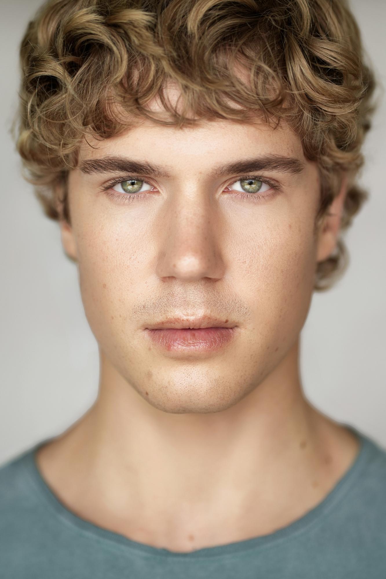 actor Jedd Sharp large photo