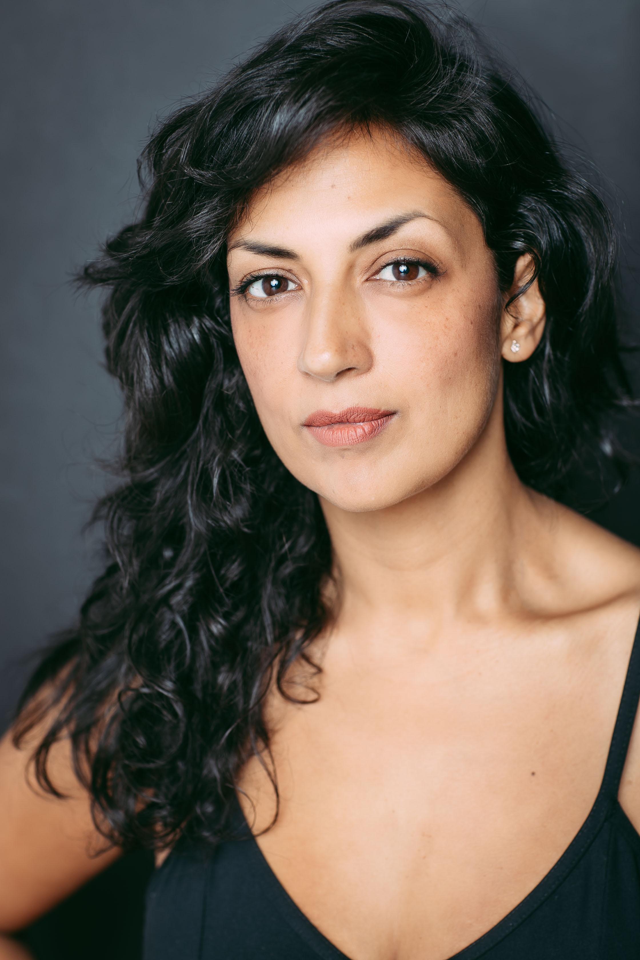 actor Tahina Awan large photo