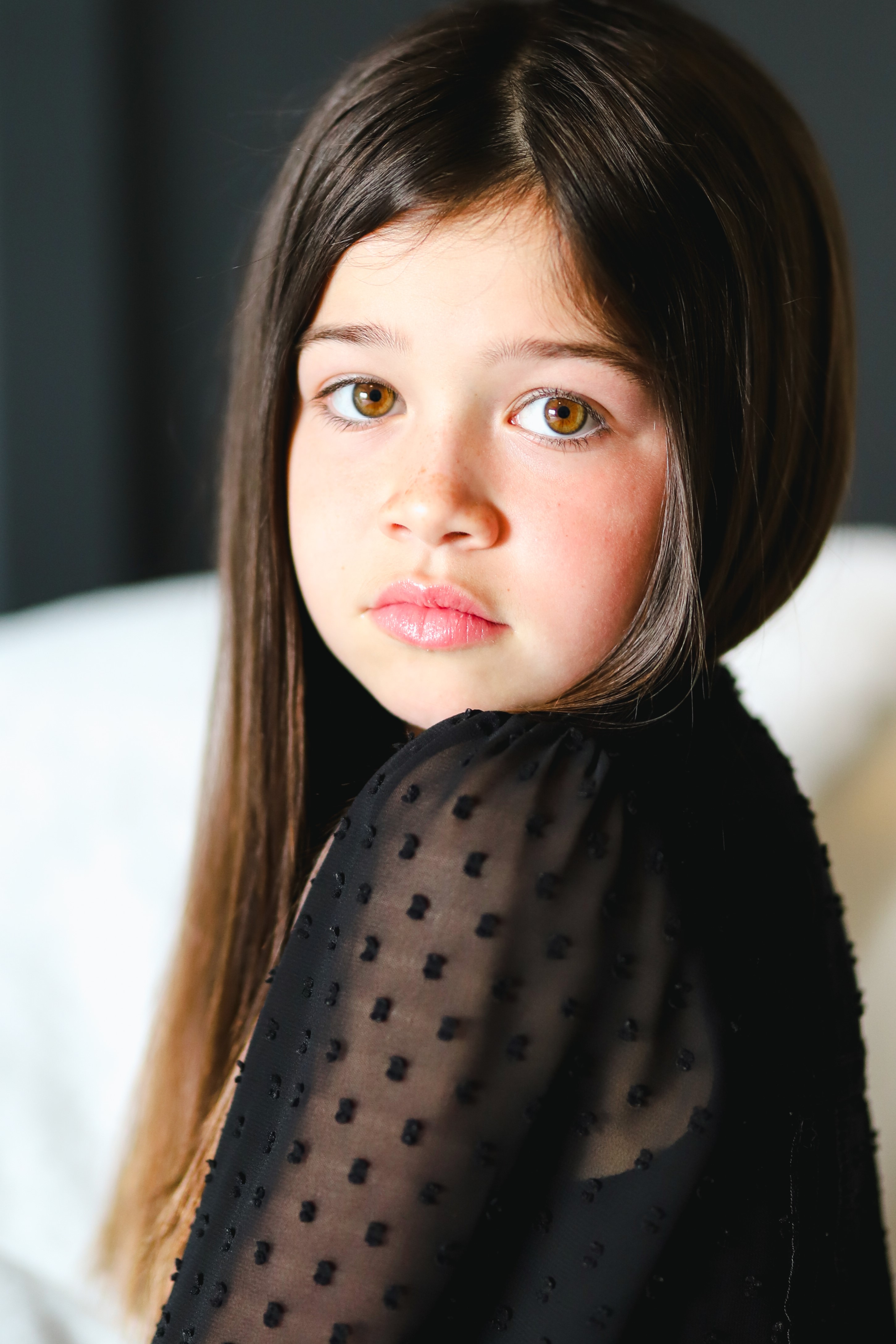 actor Mika Bella Flanagan large photo