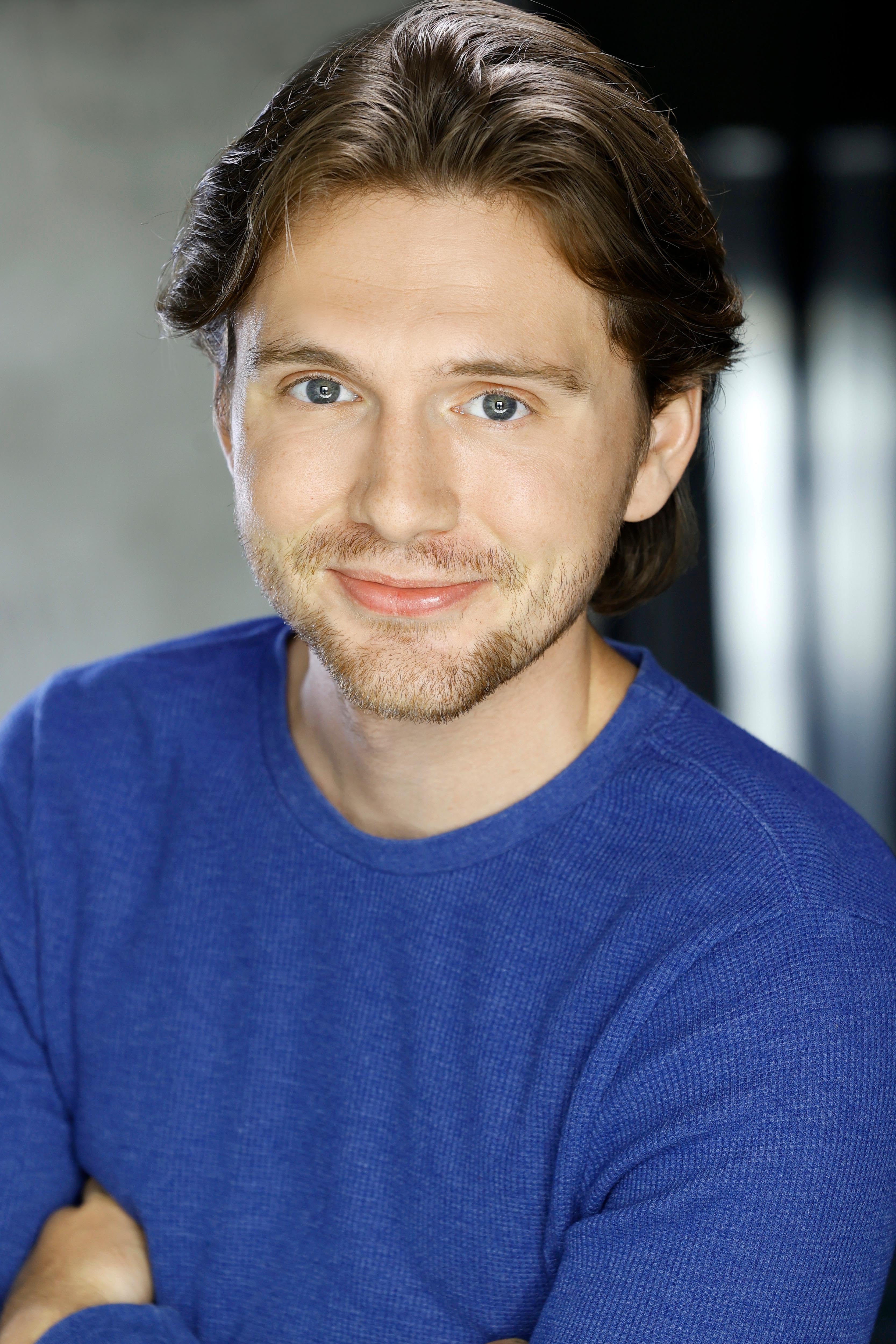 actor Zach Hurley large photo