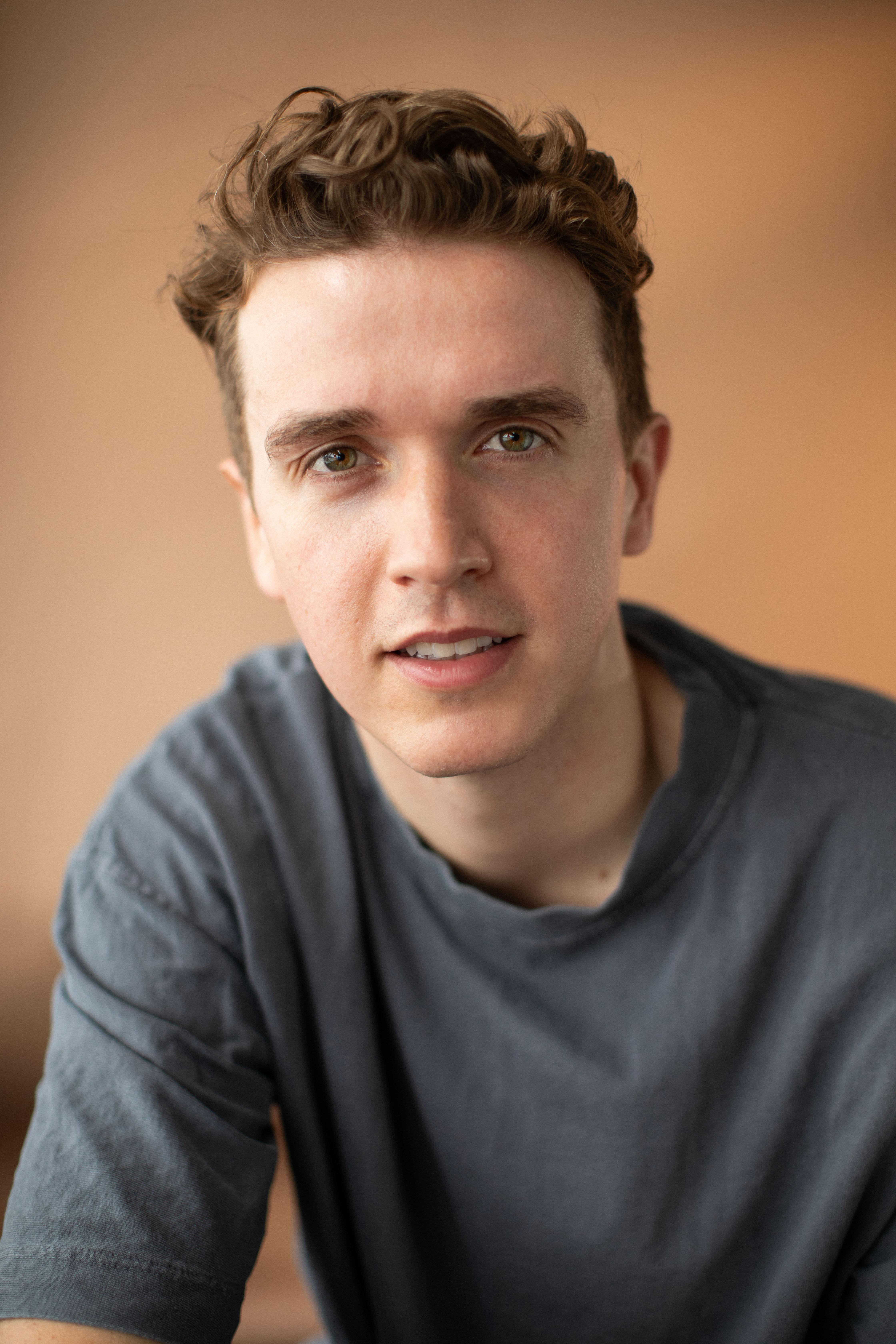 actor Tom Milligan large photo