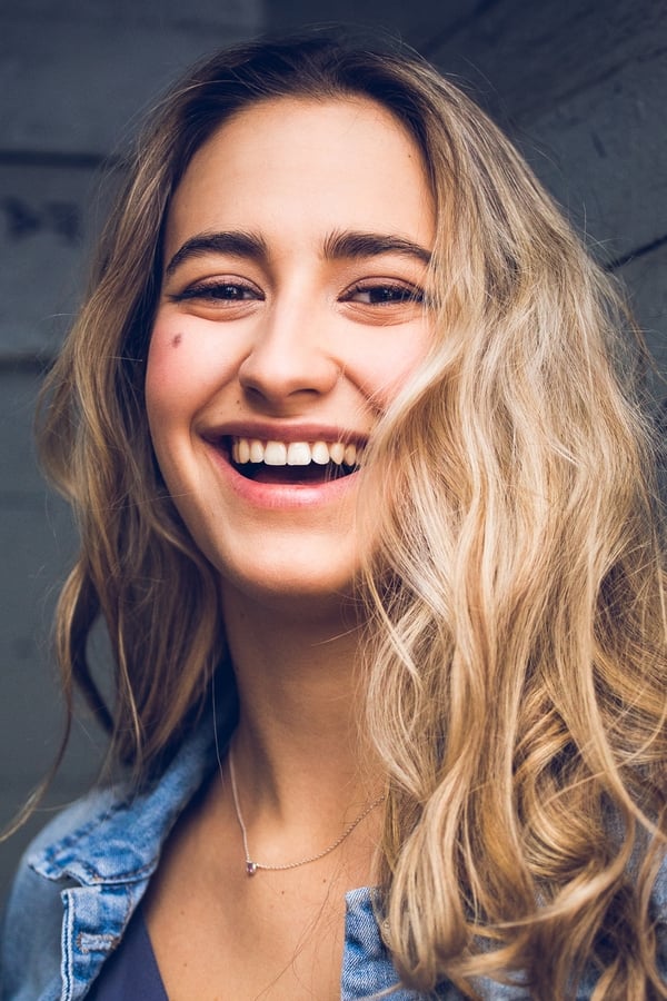 actor Eléonore Lagacé large photo