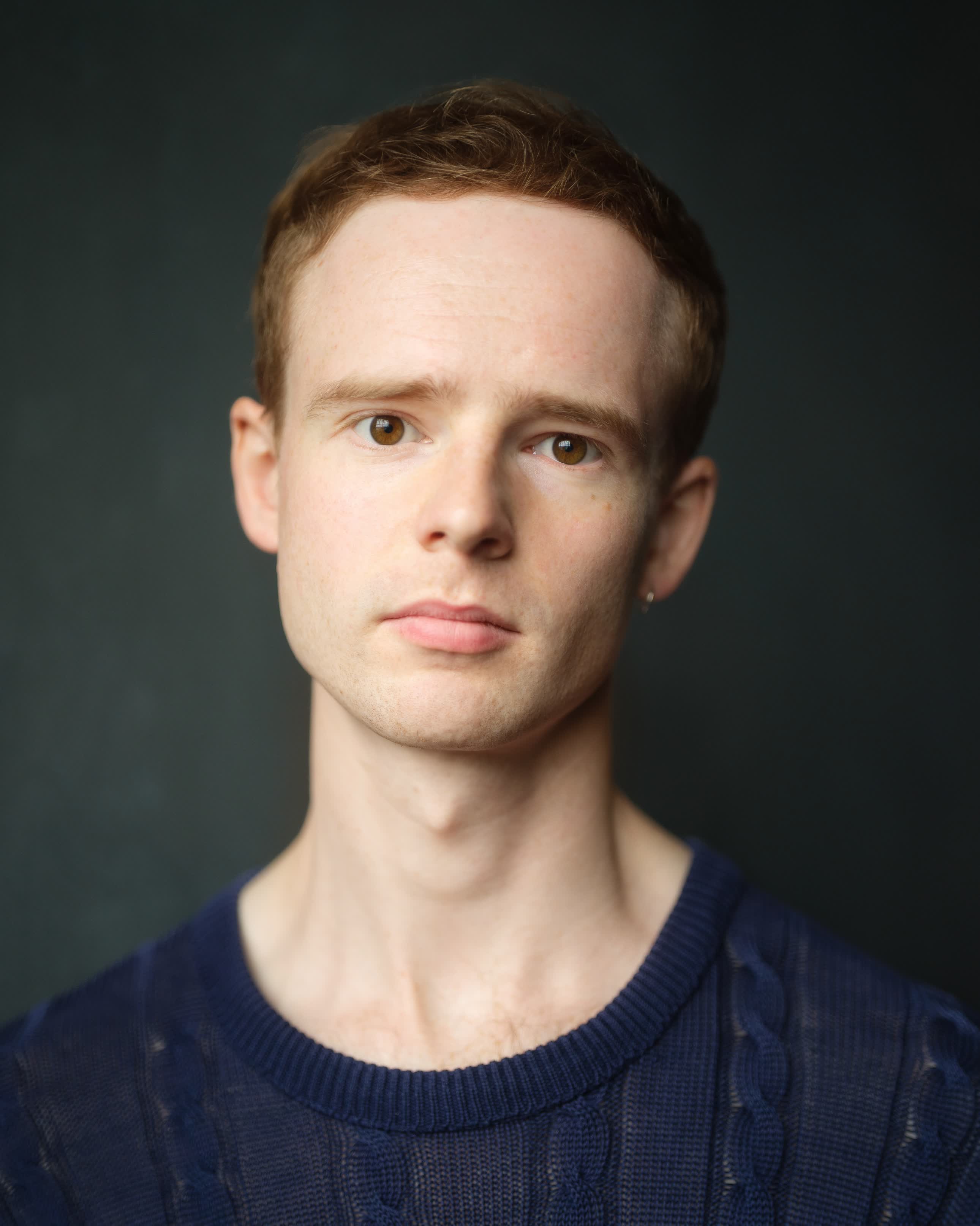 actor Aron Dochard large photo