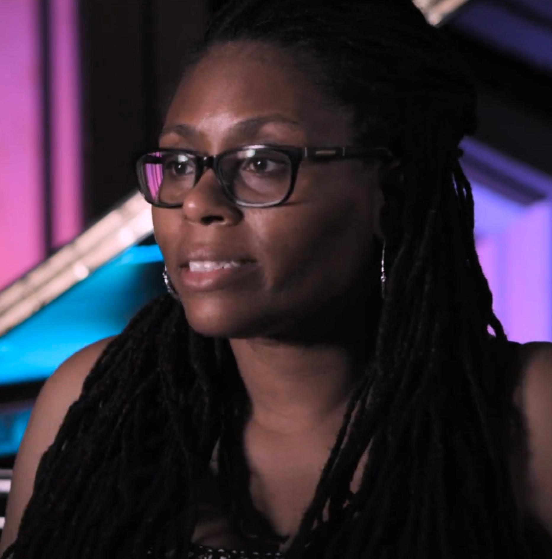 actor Aisha Jones large photo