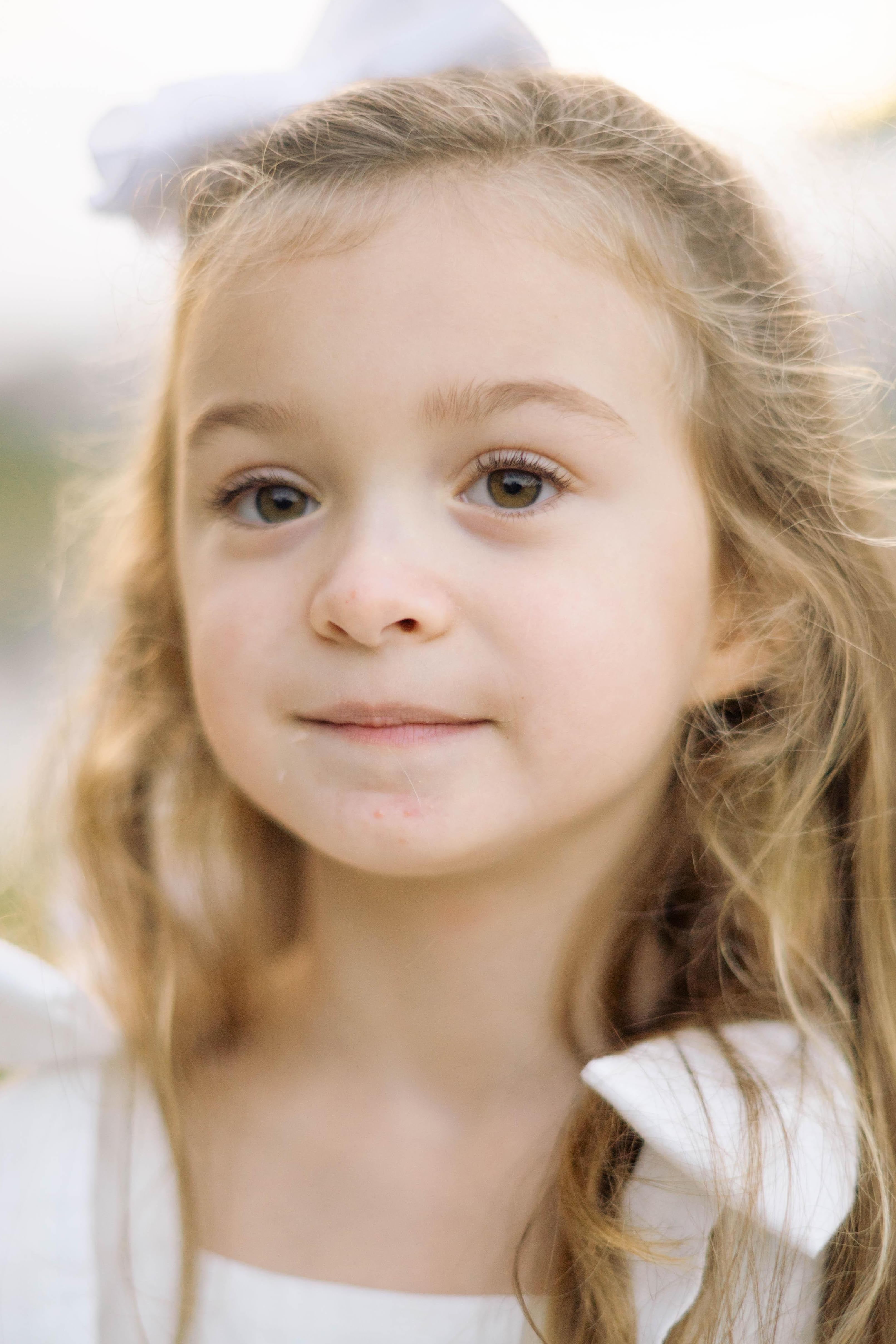 actor Ellie Bogert large photo