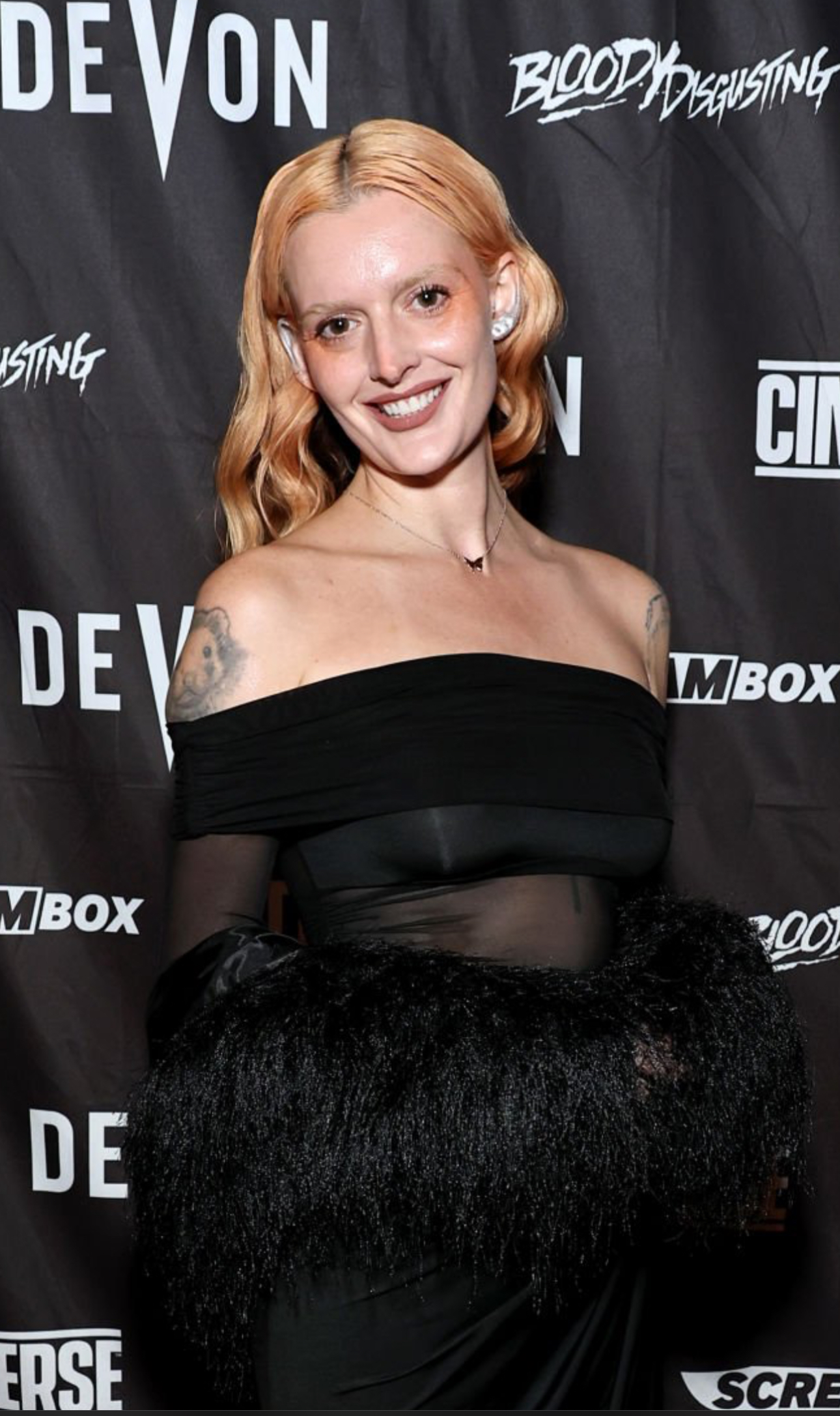 actor Tara Rule large photo