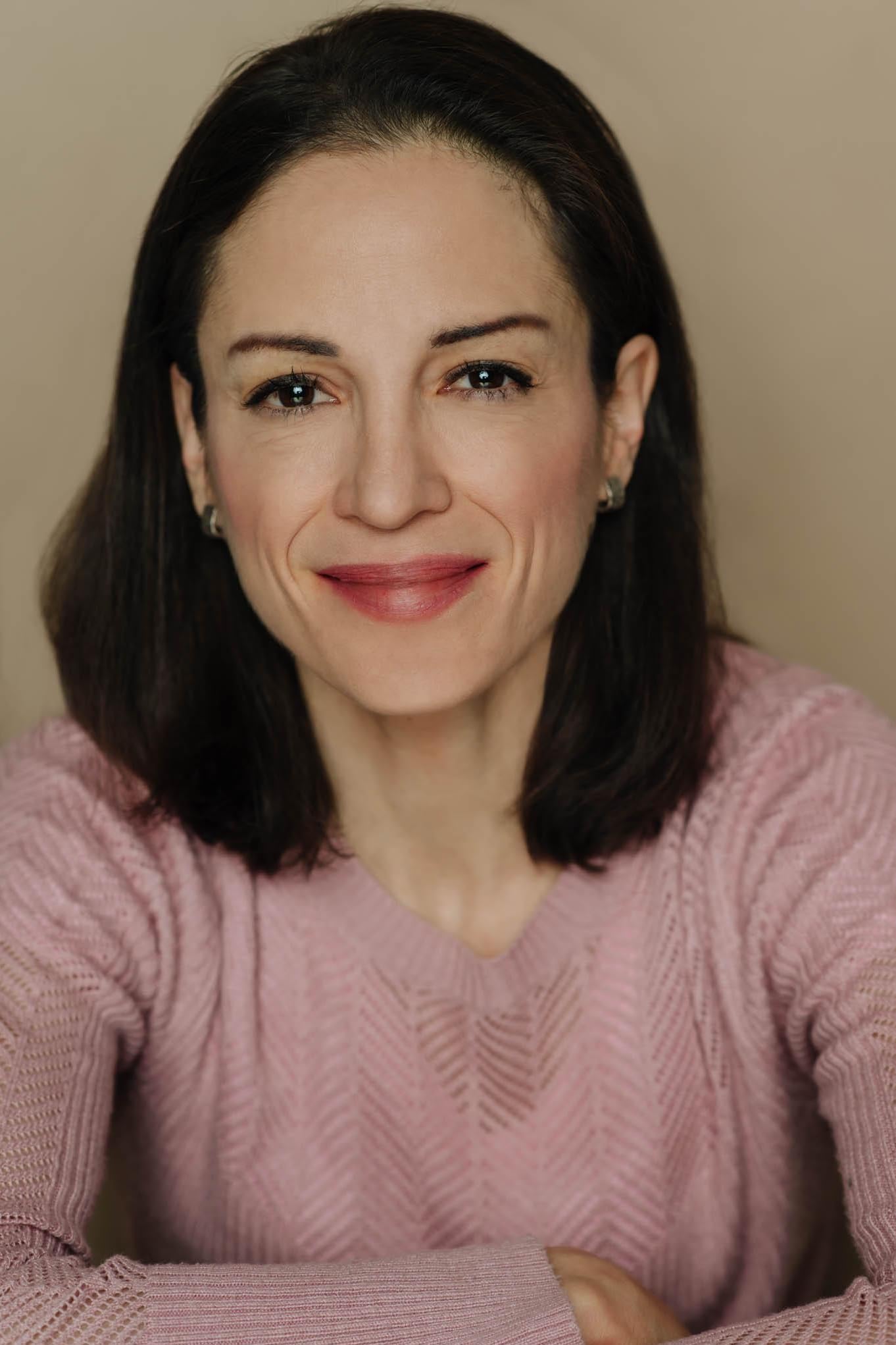 actor Vivian Davidson large photo