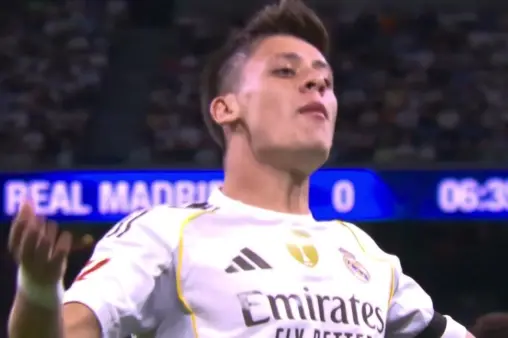 [Highlights] First attempt! Guler makes a forward run into the box and fires a narrow-angle shot over the bar