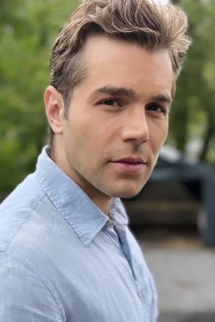 actor Paul Gennaro large photo