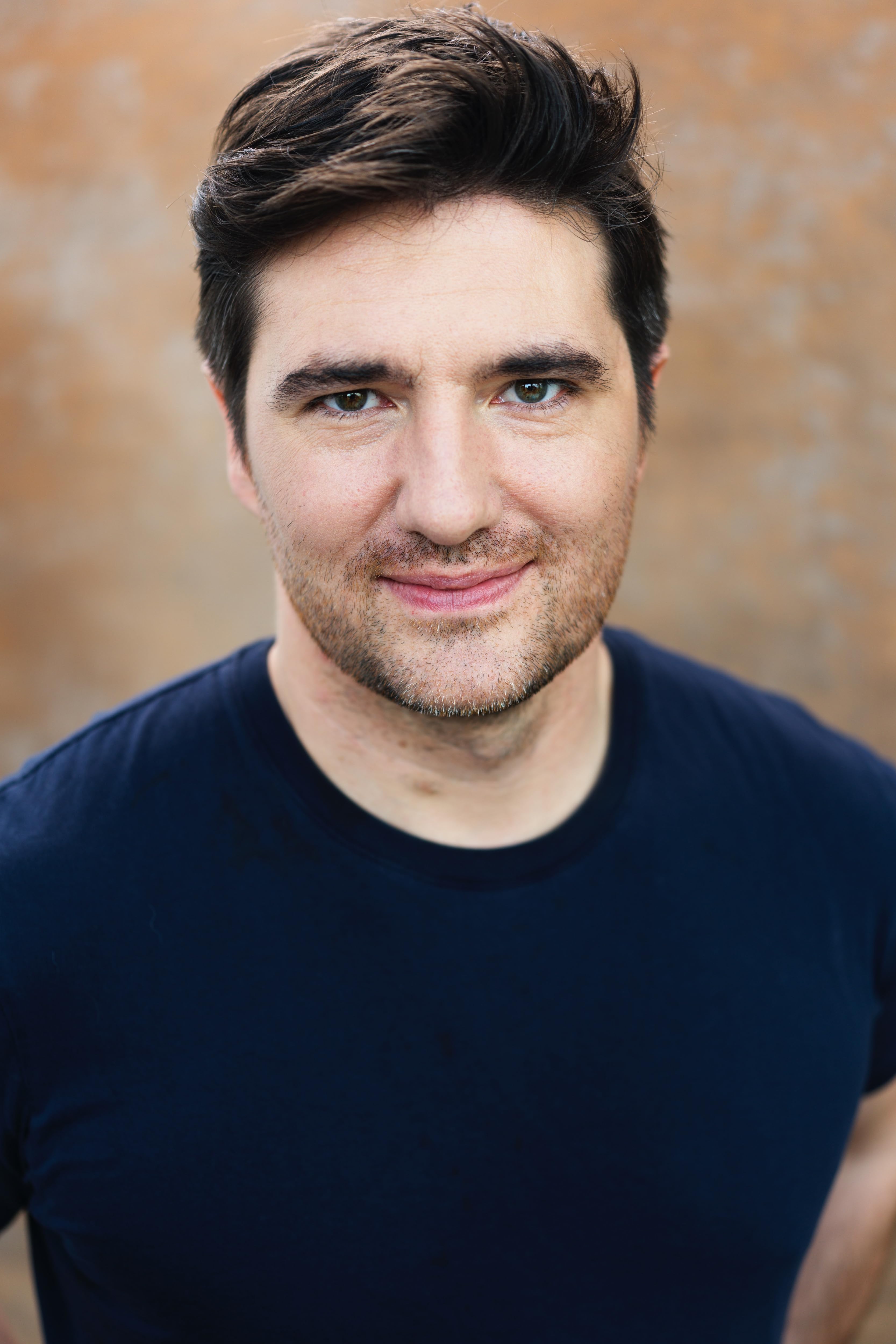 actor Dustin Teuber large photo