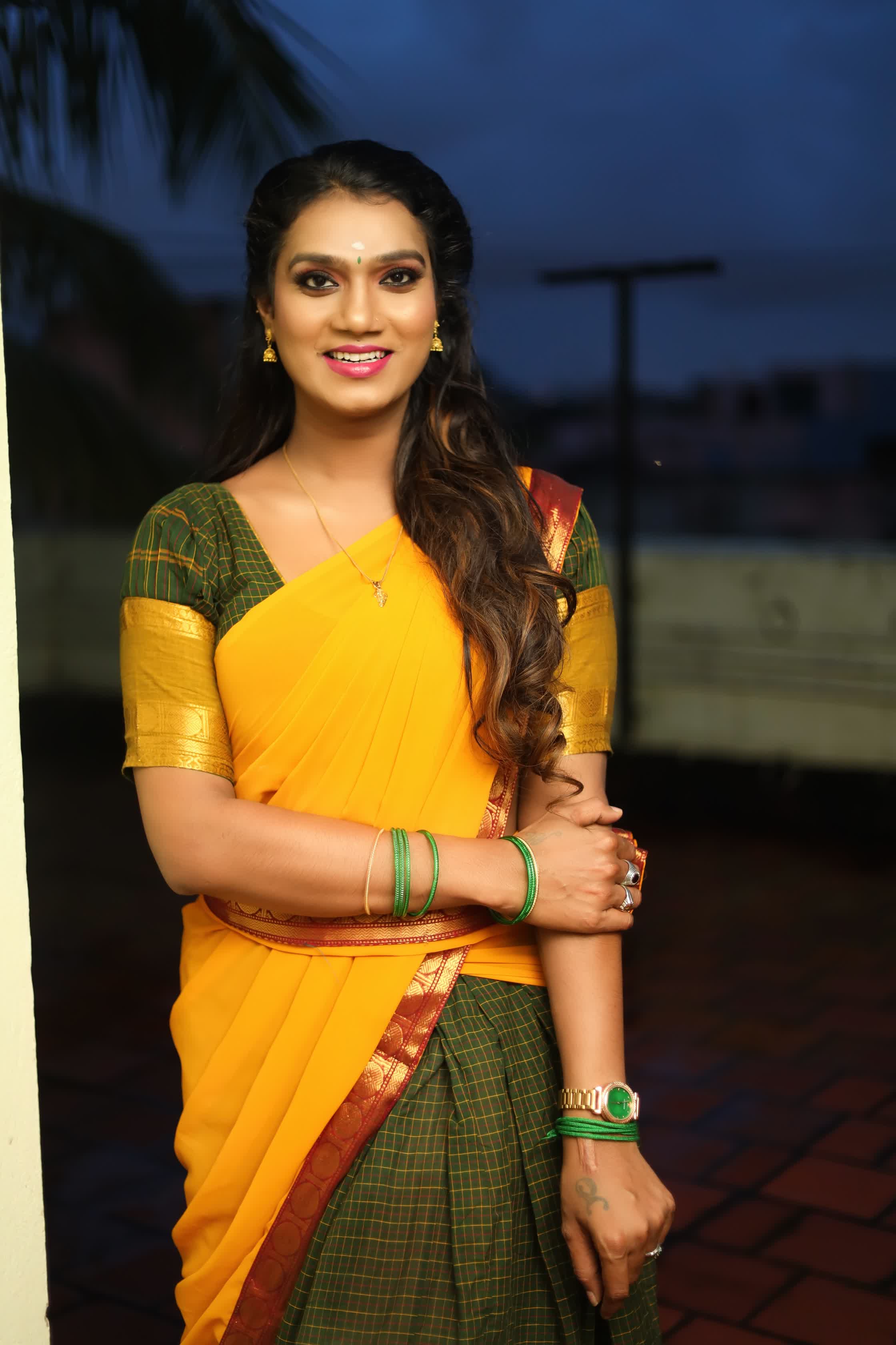 actor Vaishulisa Vallal large photo