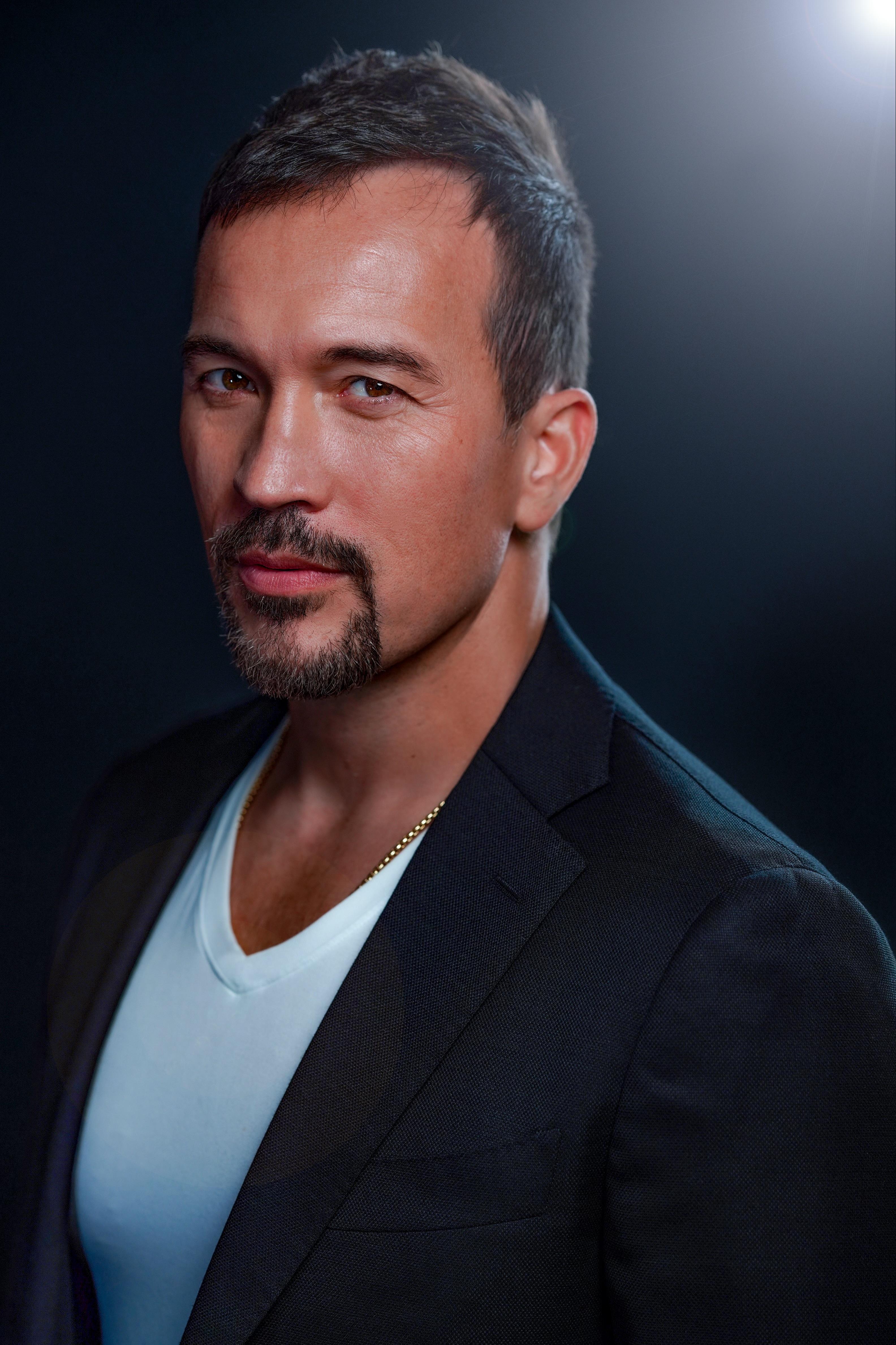 actor Tashi Simmons large photo