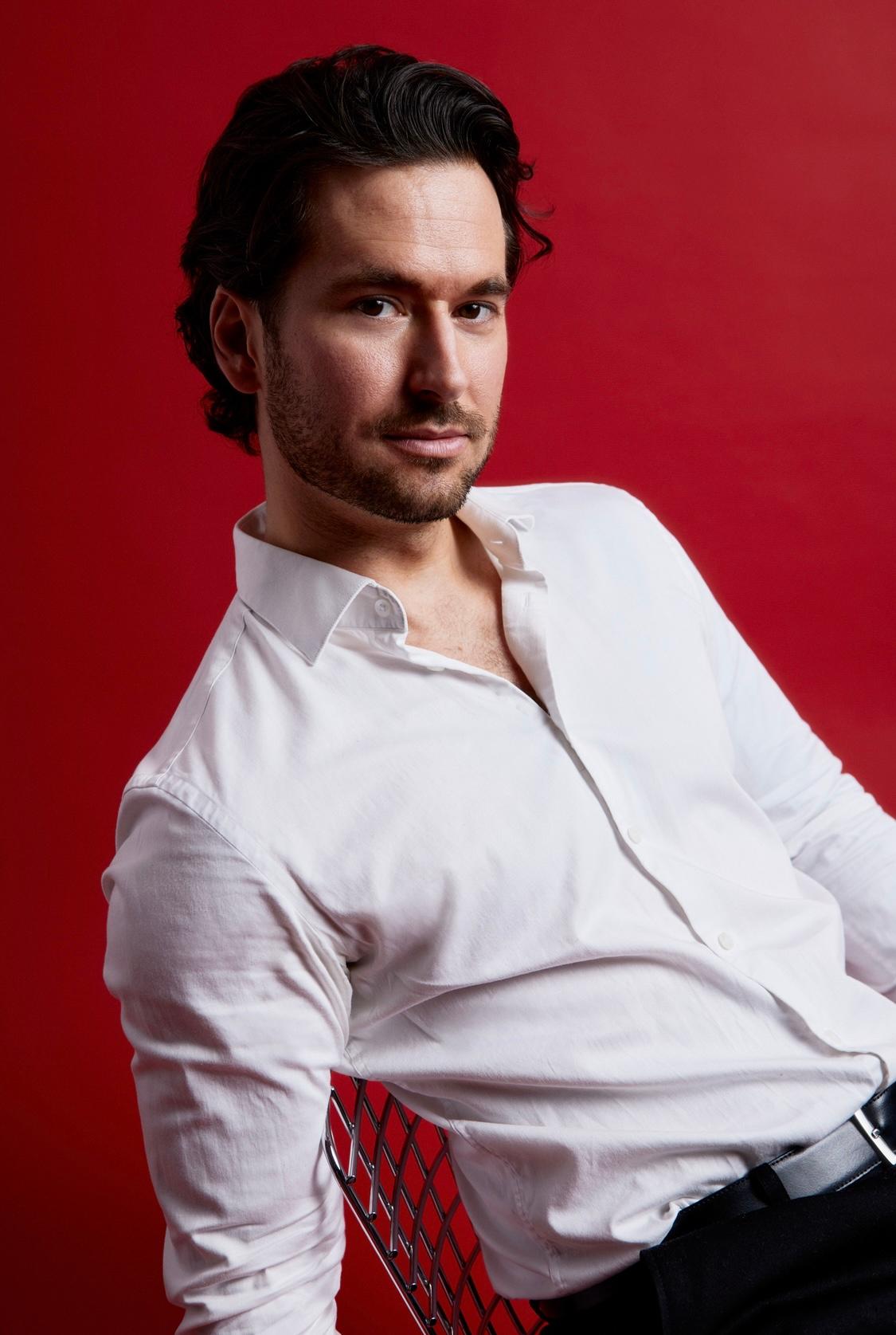 actor Robin Jurca large photo