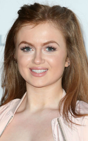 actor Maisie Smith large photo
