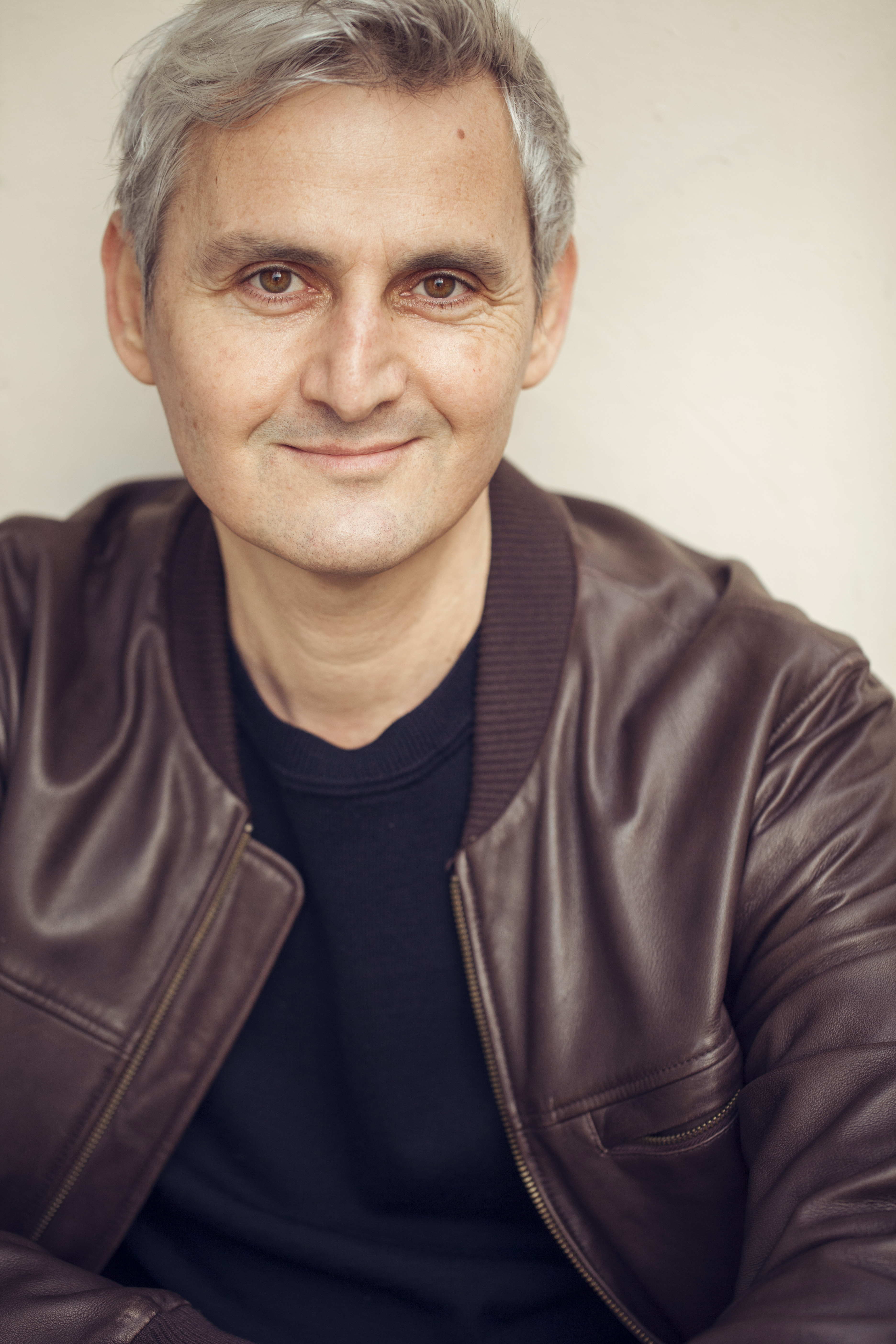 actor Olivier Ruidavet large photo