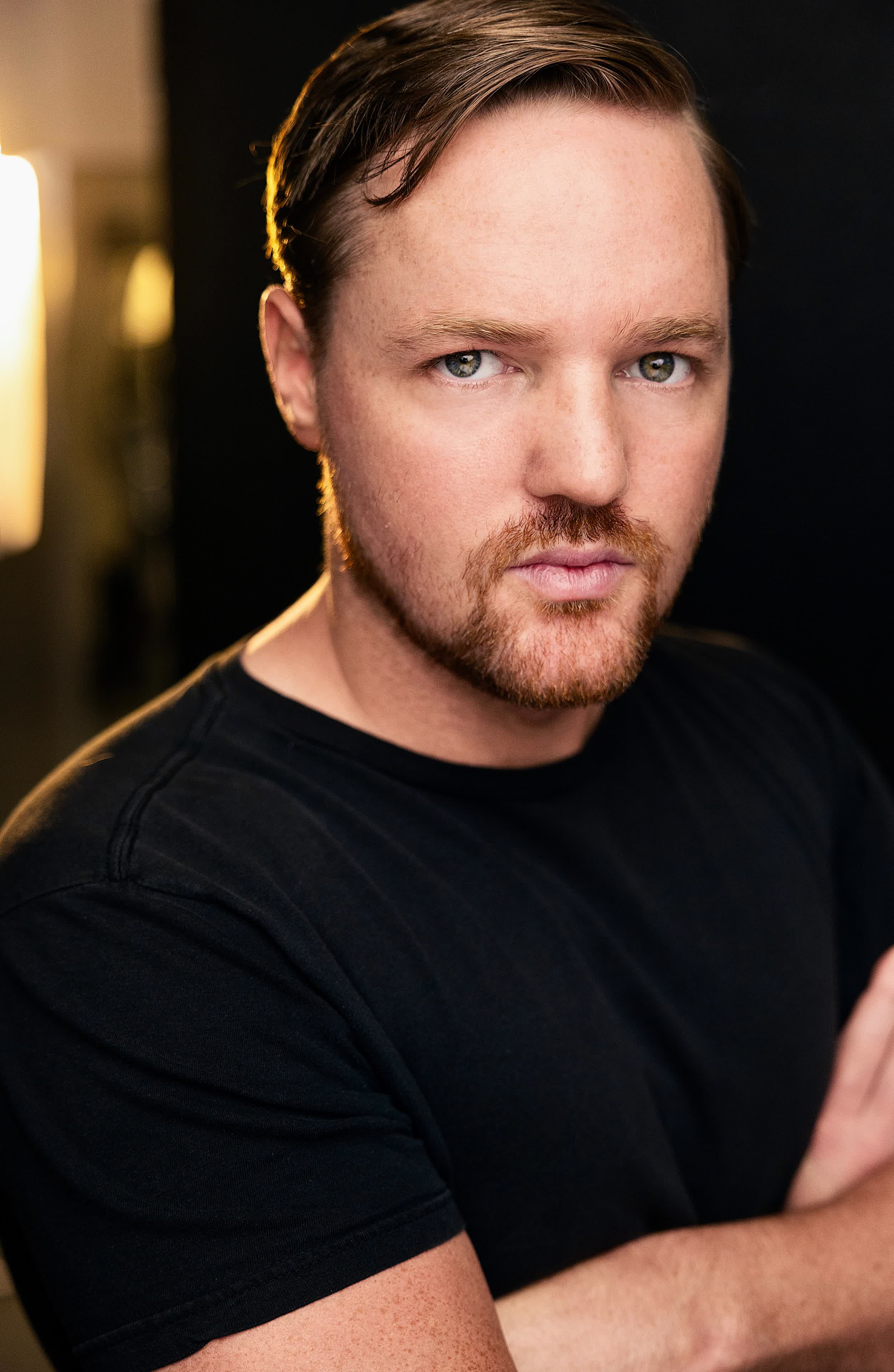 actor Hunter Linton large photo