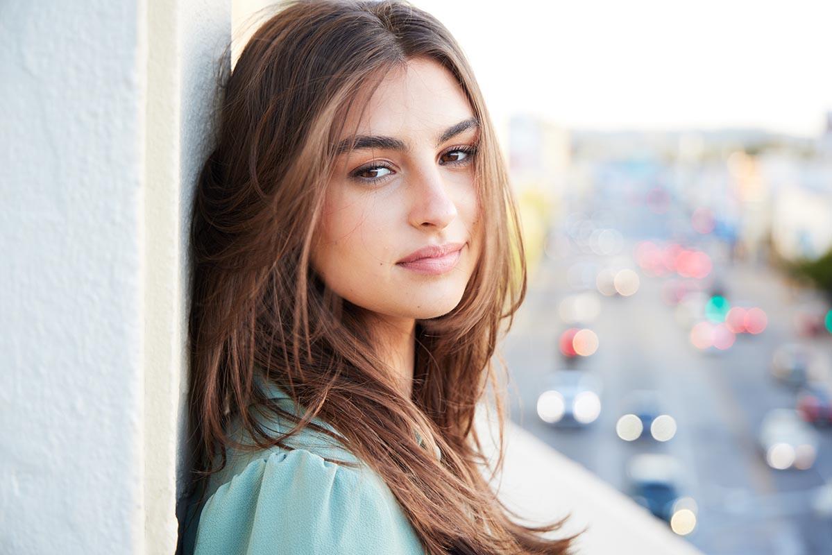 actor Riona Lally large photo