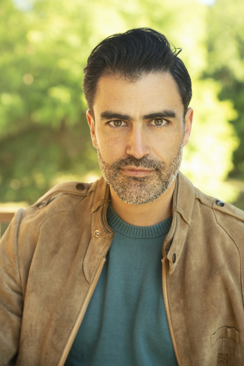 actor Alex Peña large photo