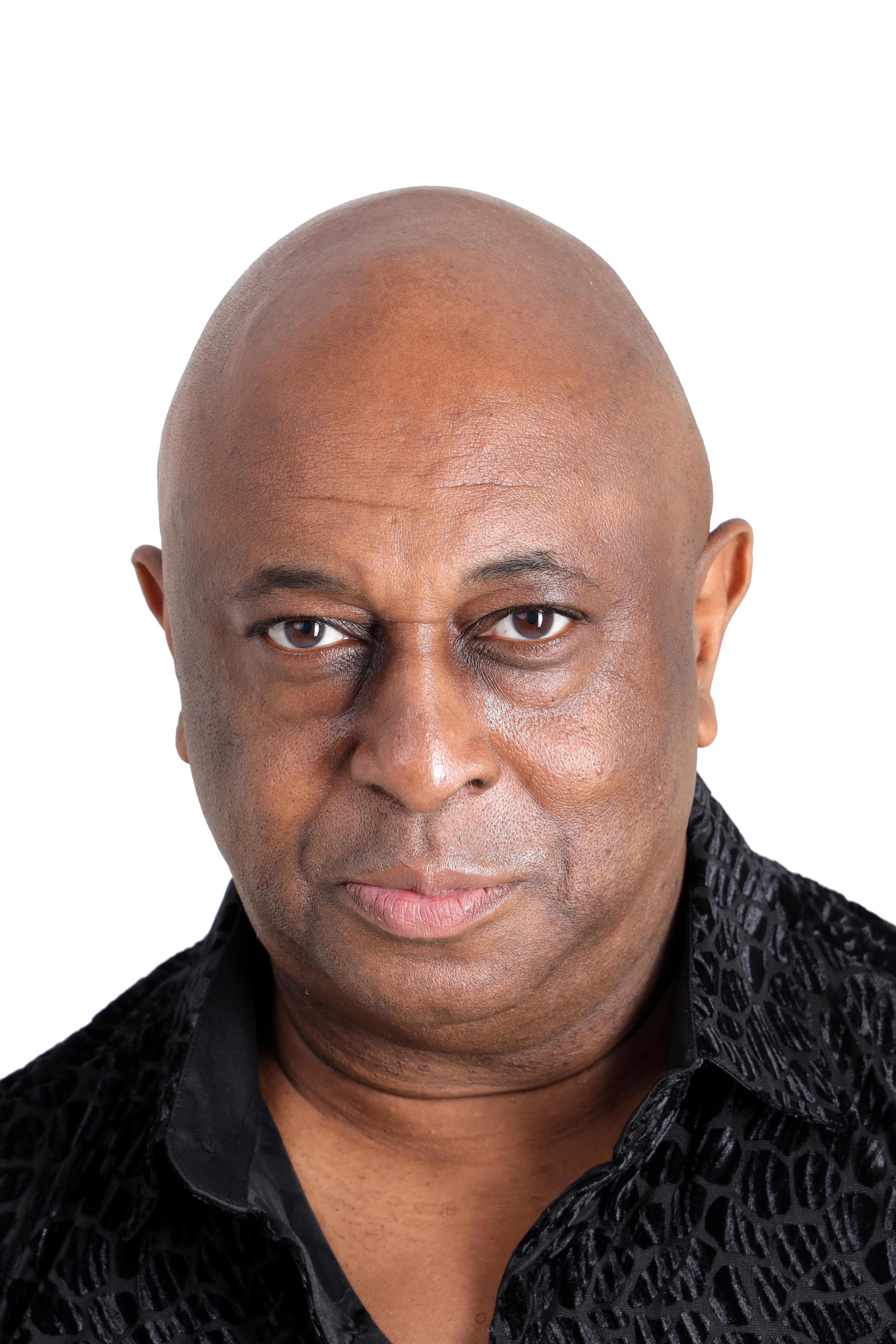 actor Shenton Dixon large photo