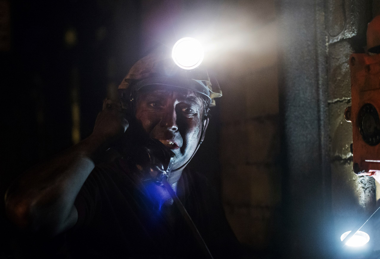 actor Robert Miklus large photo