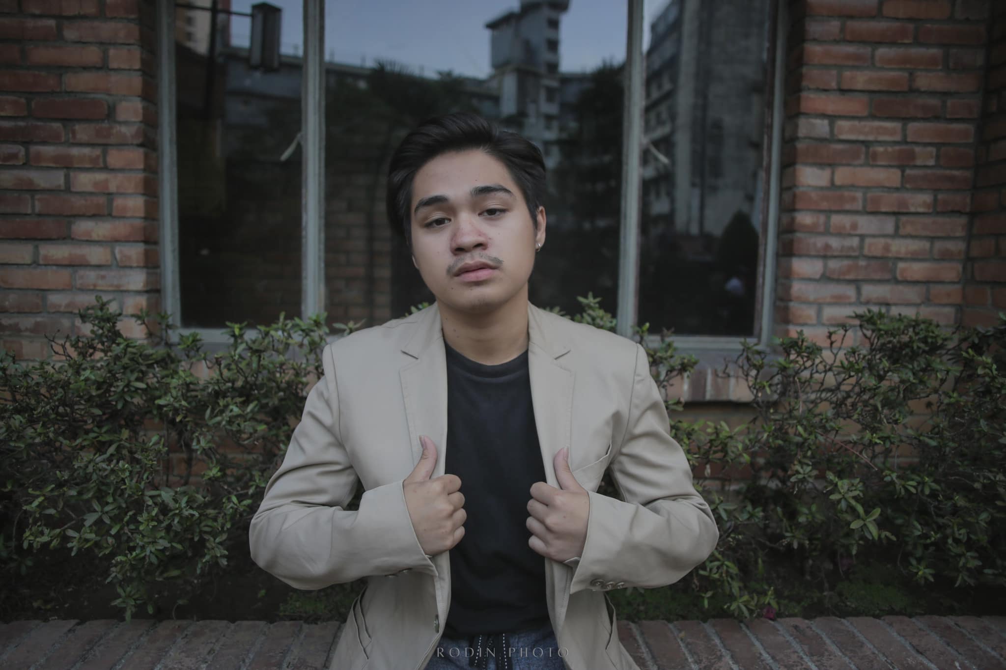 actor Peter Andrei Burce large photo