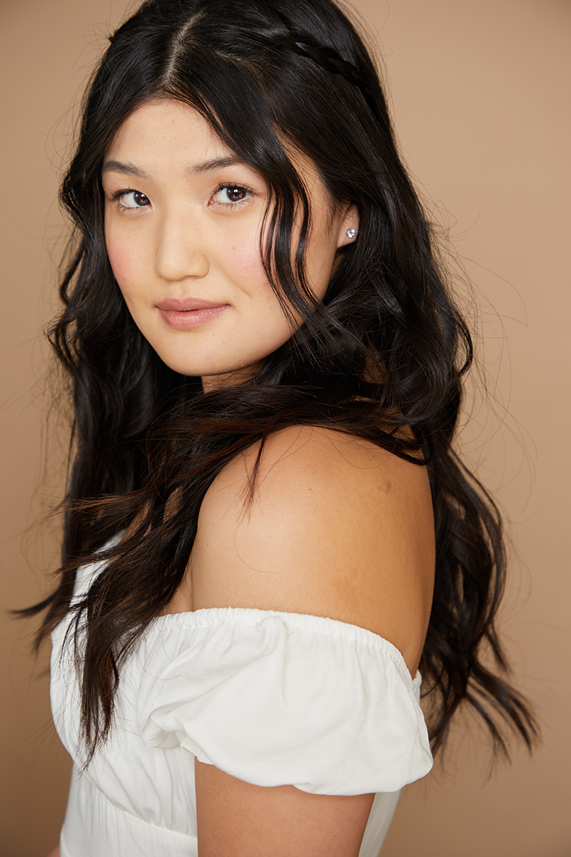 actor Kayla Backer large photo