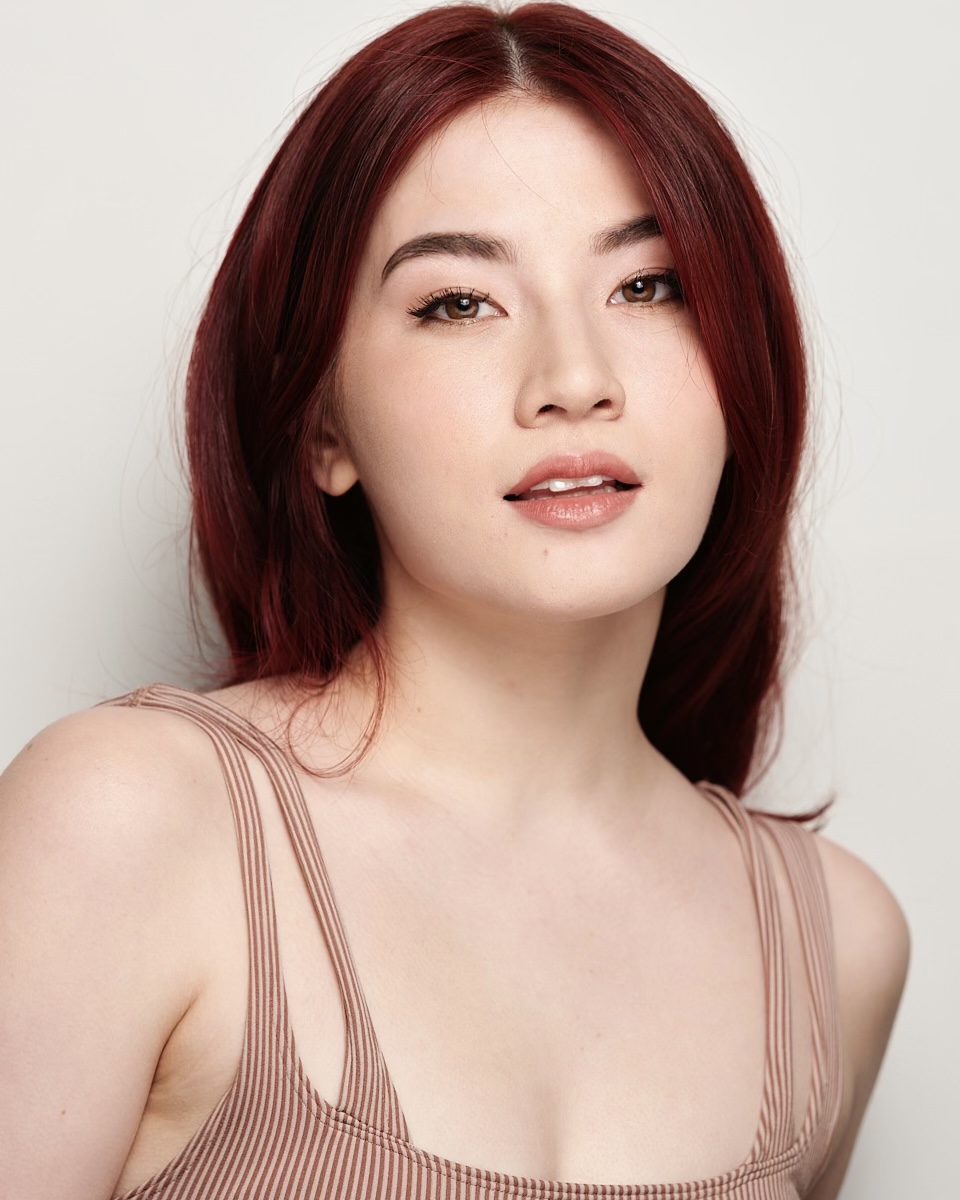 actor Emma McNulty large photo