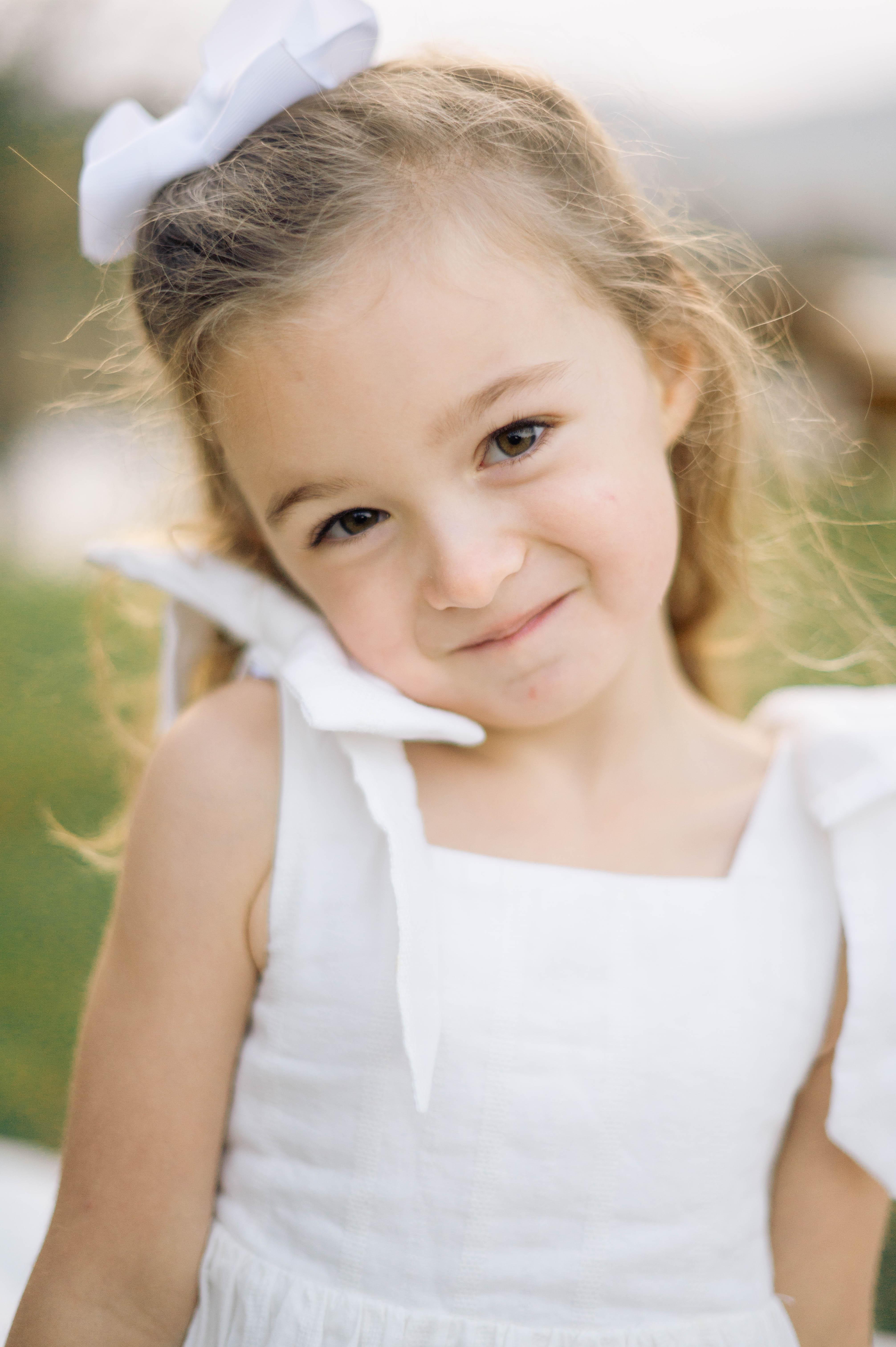 actor Maisie Bogert large photo