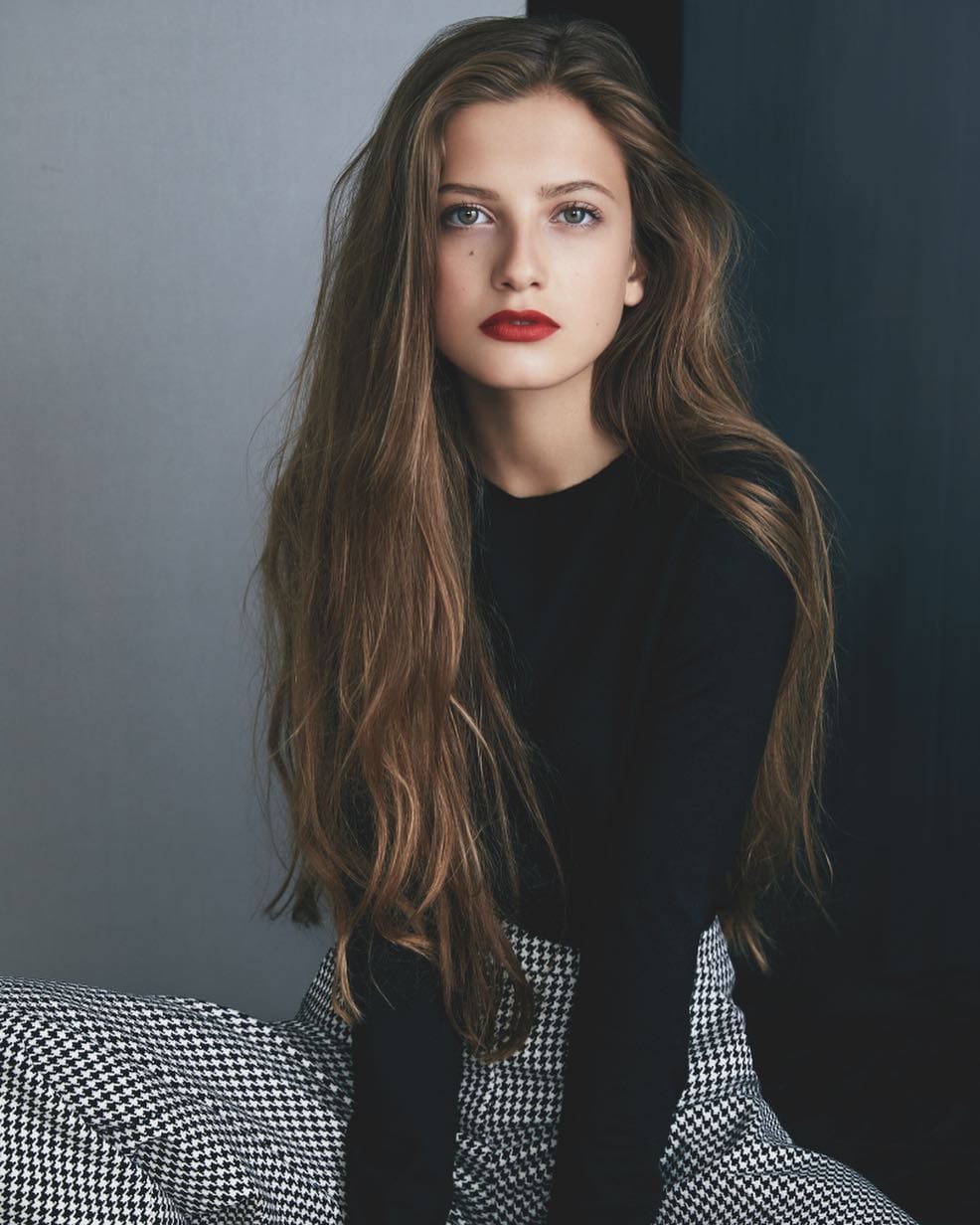 actor Zoë Pastelle Holthuizen large photo