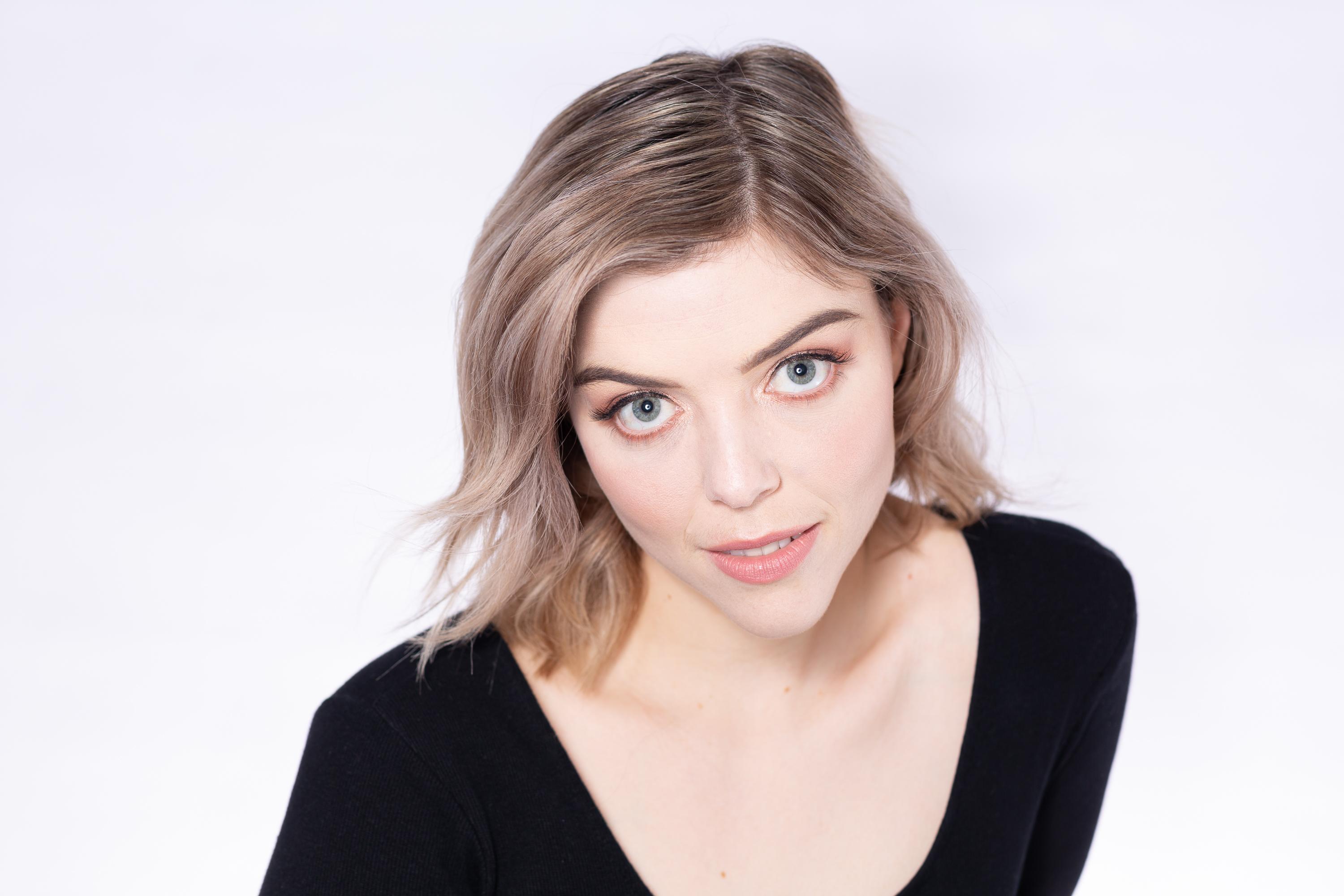 actor Casmira Lorien large photo