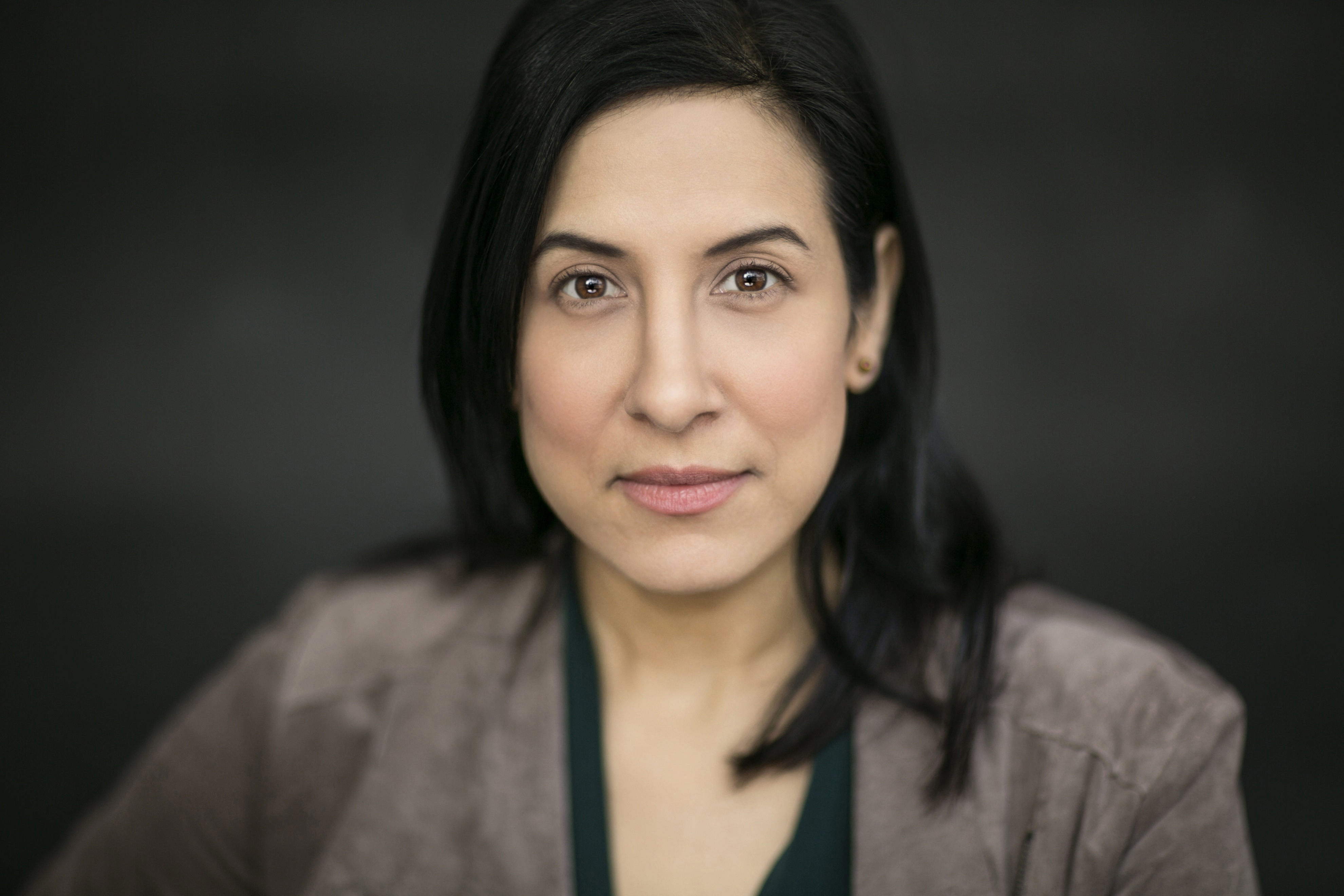 actor Angelica Cadena large photo