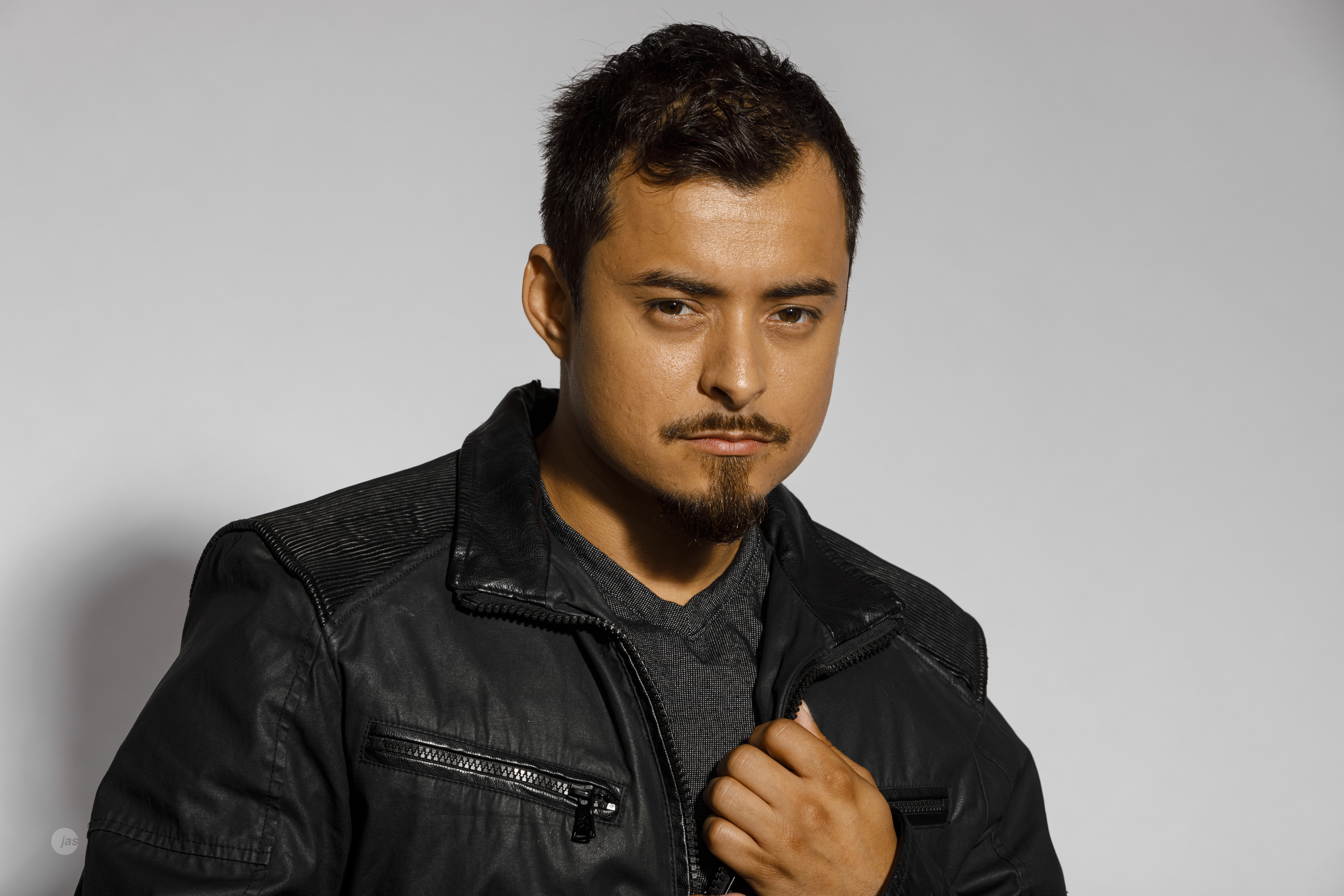 actor Jenin Gonzalez large photo